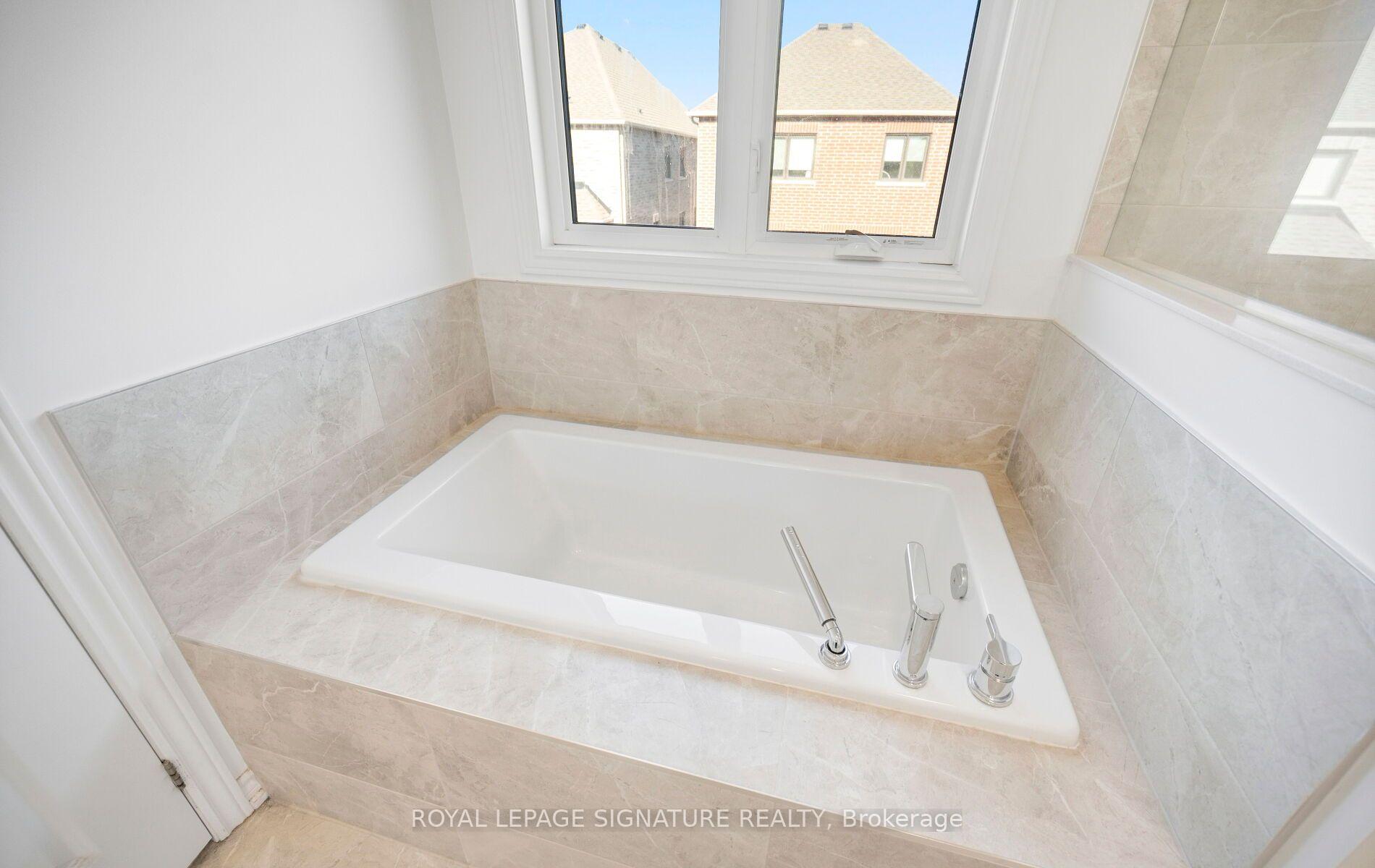Photo 19 of 466 Thornborrow Court, Milton, Walker — HOMEH