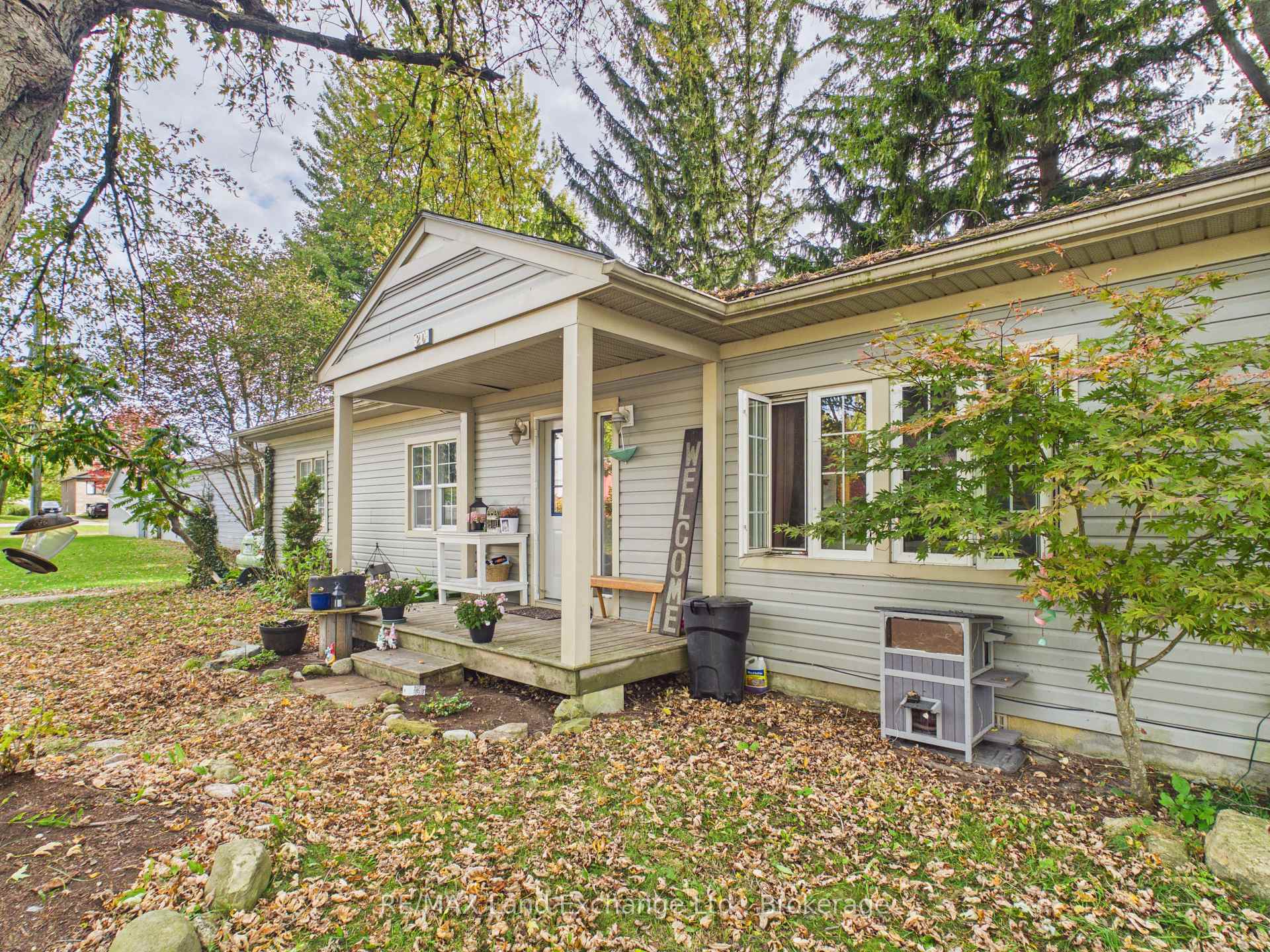 Photo 2 of 20 Manse Street, Kincardine — HOMEH