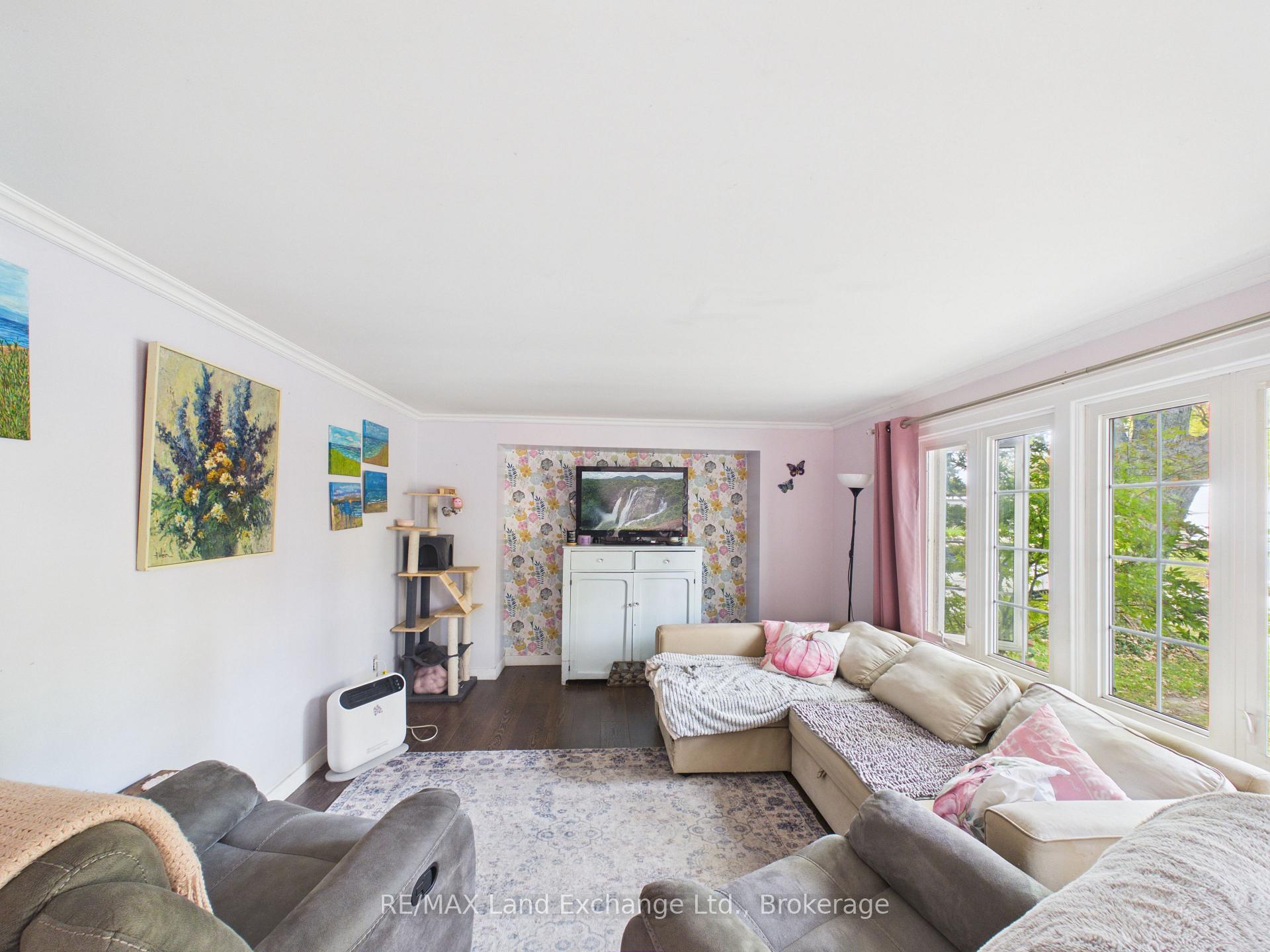 Photo 6 of 20 Manse Street, Kincardine — HOMEH