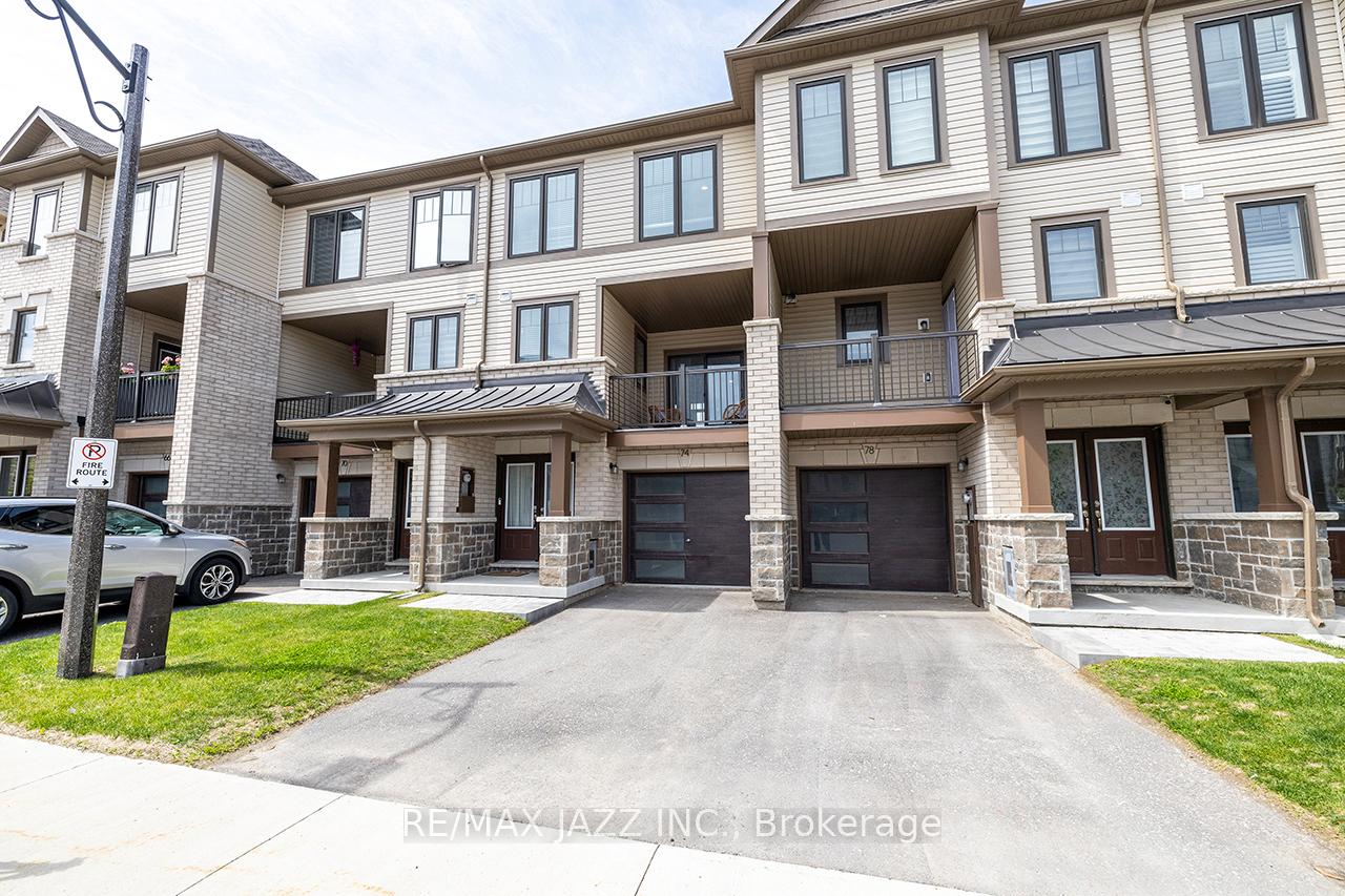 Photo 3 of 74 Ambereen Place, Clarington, Bowmanville — HOMEH