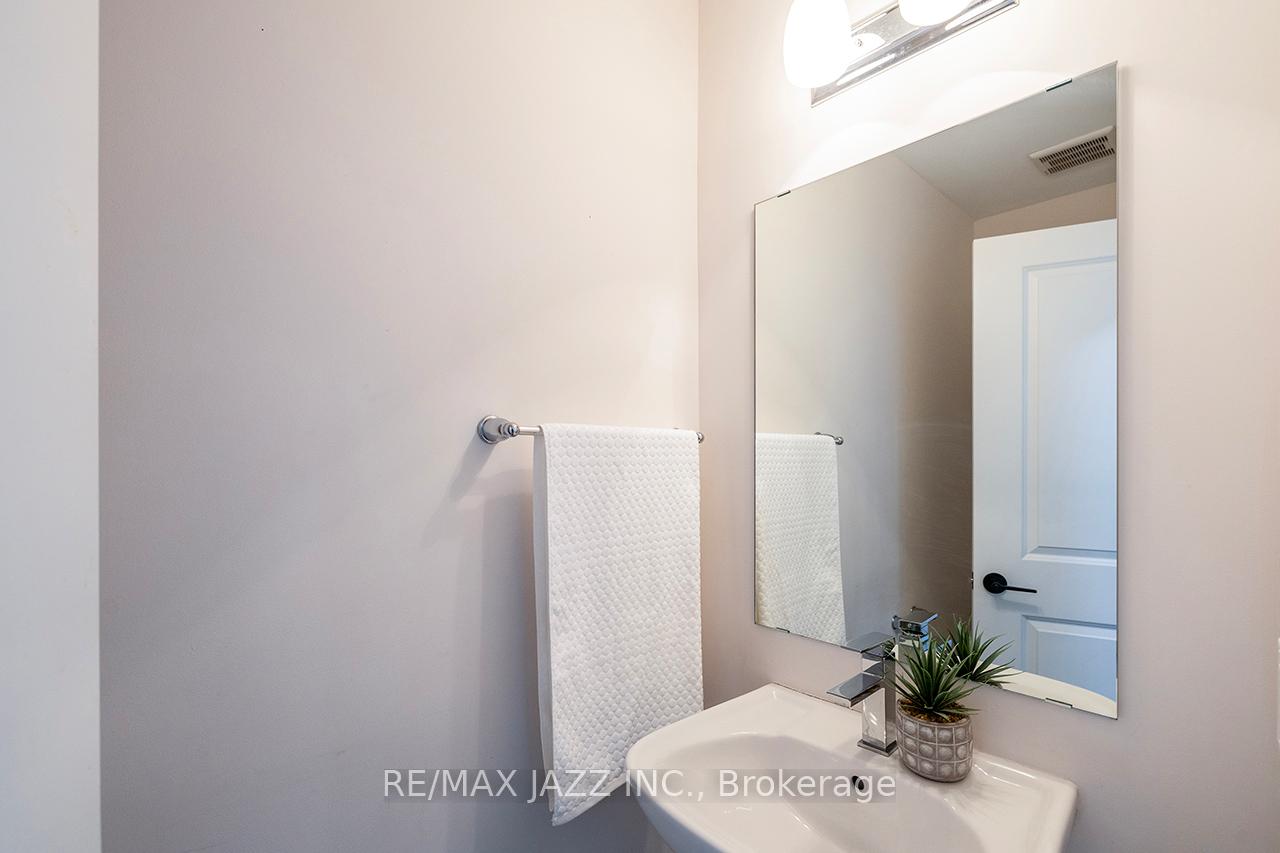 Photo 9 of 74 Ambereen Place, Clarington, Bowmanville — HOMEH