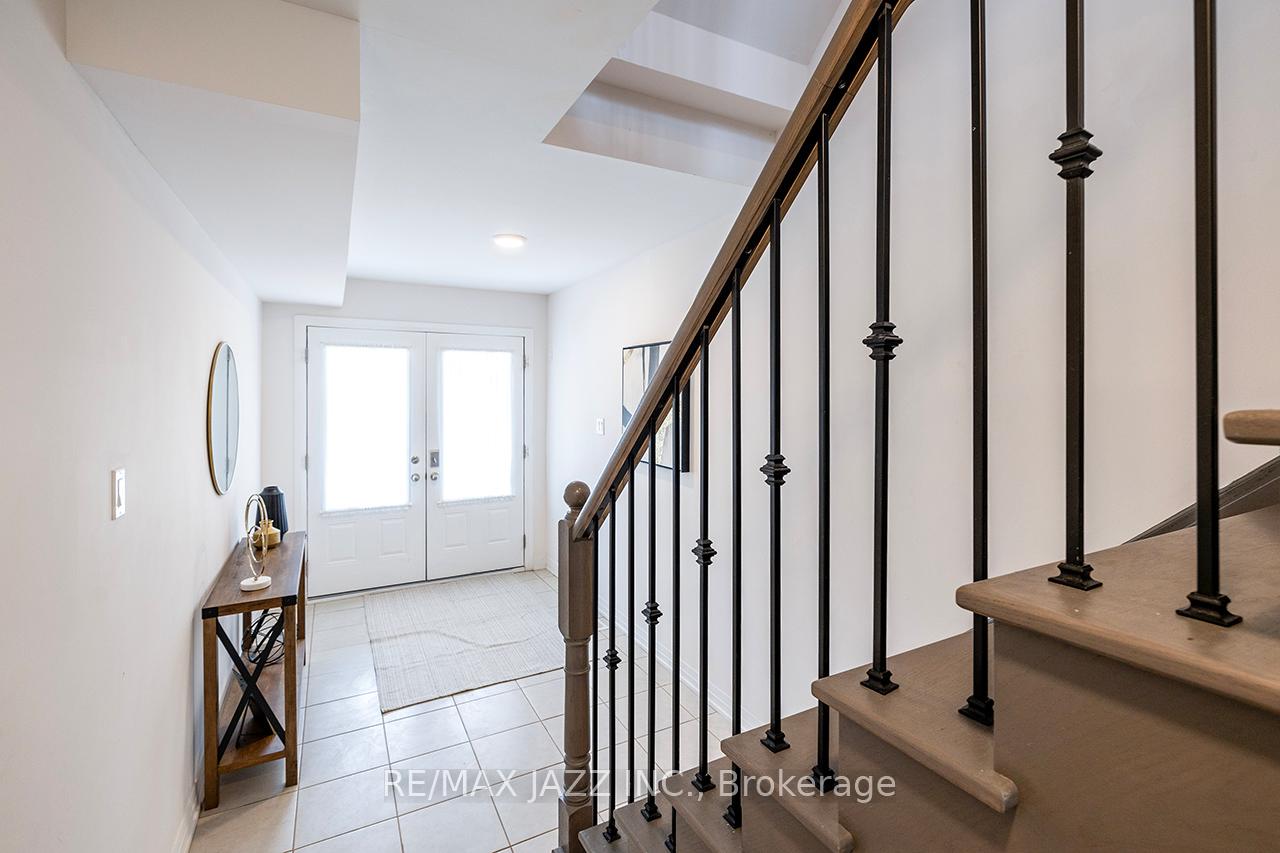 Photo 10 of 74 Ambereen Place, Clarington, Bowmanville — HOMEH