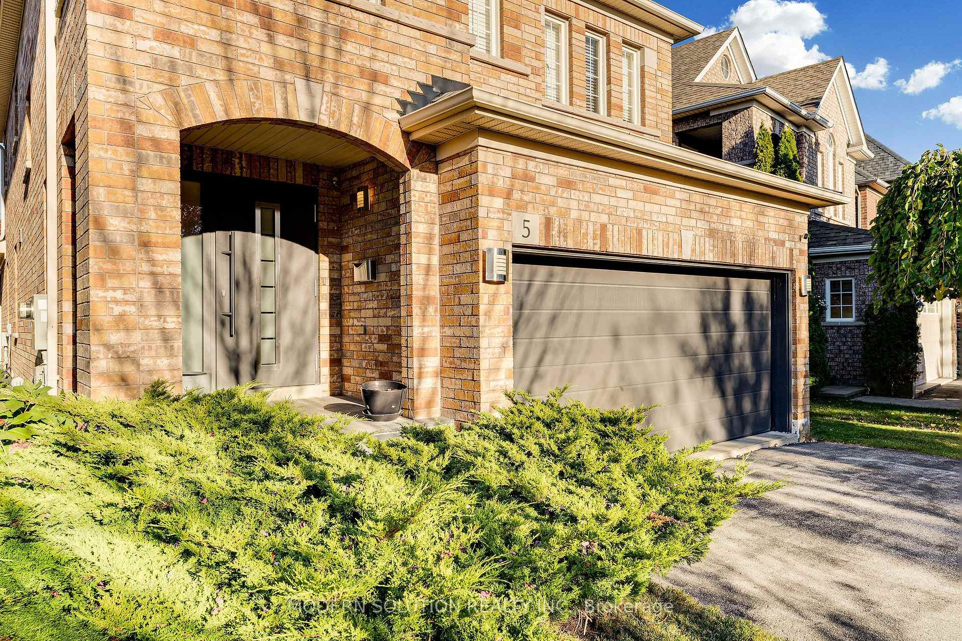Photo 5 of 5 Woodcote Crescent, Halton Hills, Georgetown — HOMEH
