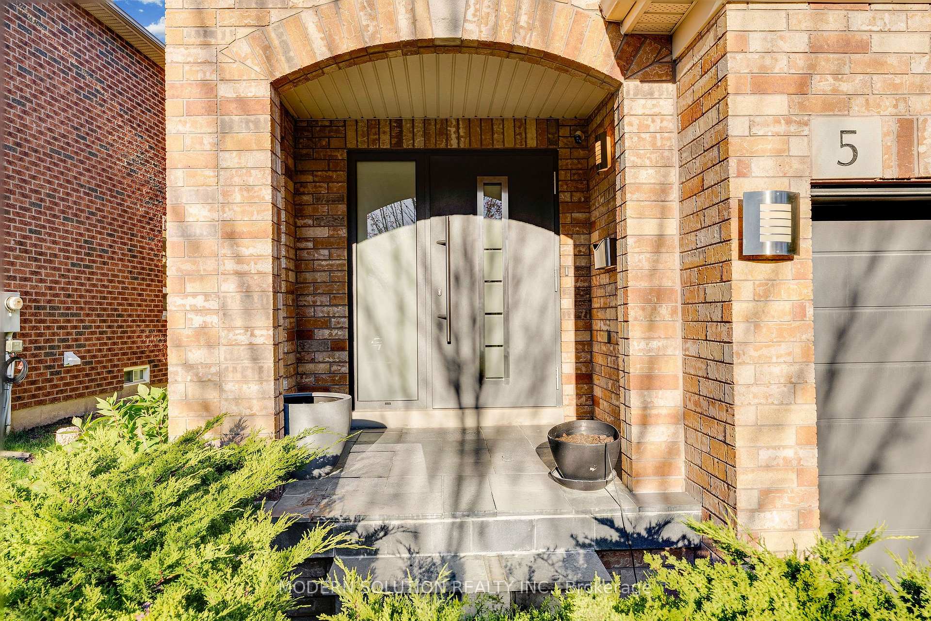Photo 6 of 5 Woodcote Crescent, Halton Hills, Georgetown — HOMEH