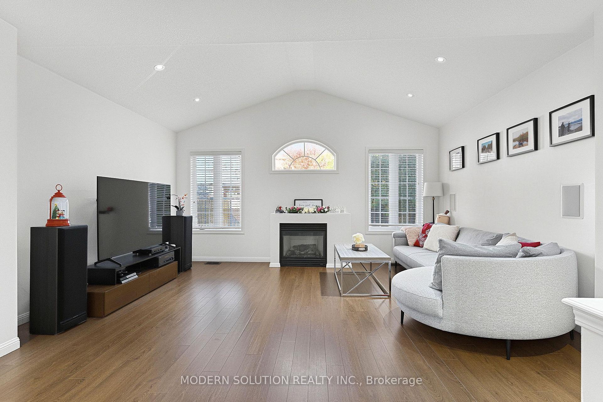 Photo 15 of 5 Woodcote Crescent, Halton Hills, Georgetown — HOMEH