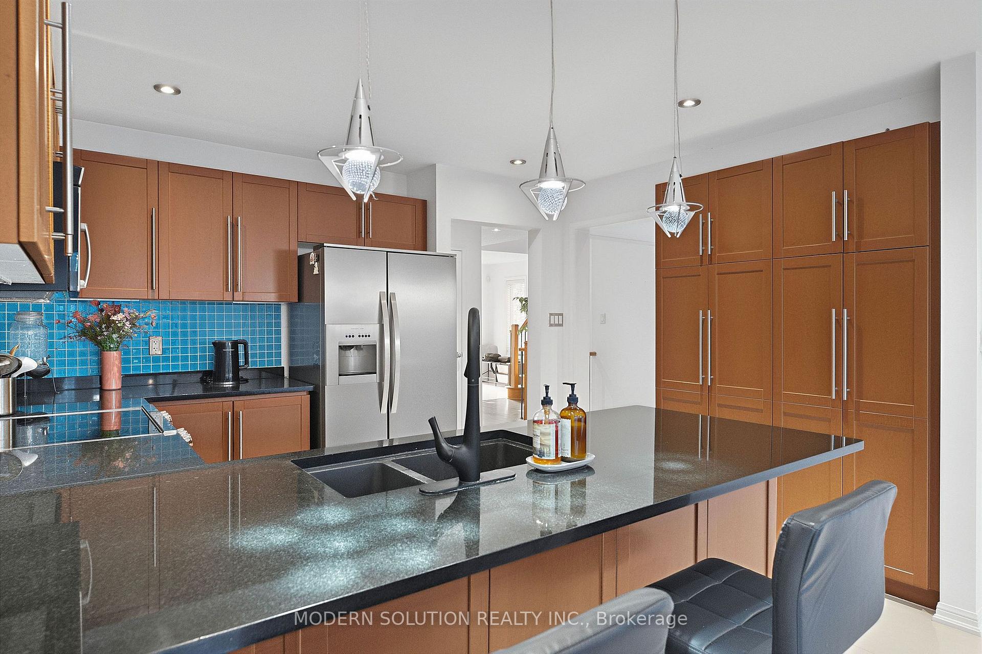 Photo 20 of 5 Woodcote Crescent, Halton Hills, Georgetown — HOMEH