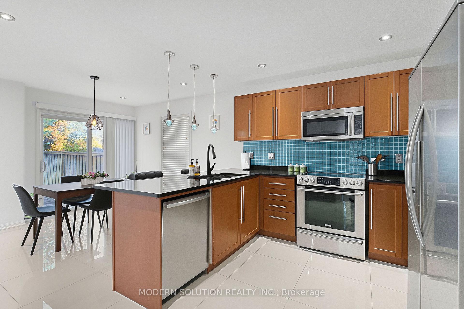 Photo 21 of 5 Woodcote Crescent, Halton Hills, Georgetown — HOMEH