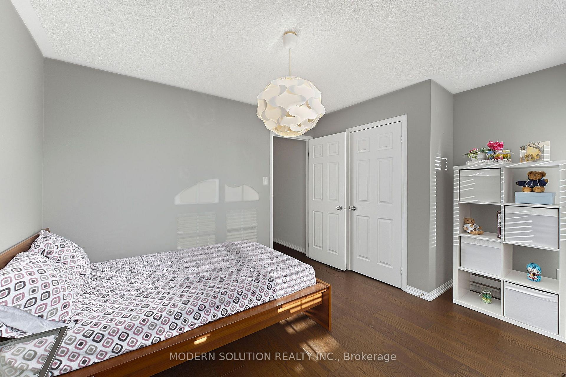 Photo 35 of 5 Woodcote Crescent, Halton Hills, Georgetown — HOMEH