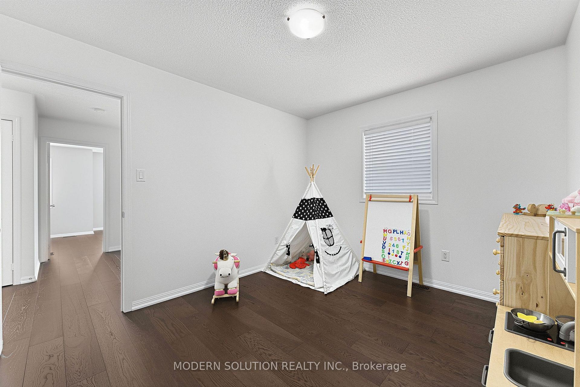 Photo 37 of 5 Woodcote Crescent, Halton Hills, Georgetown — HOMEH