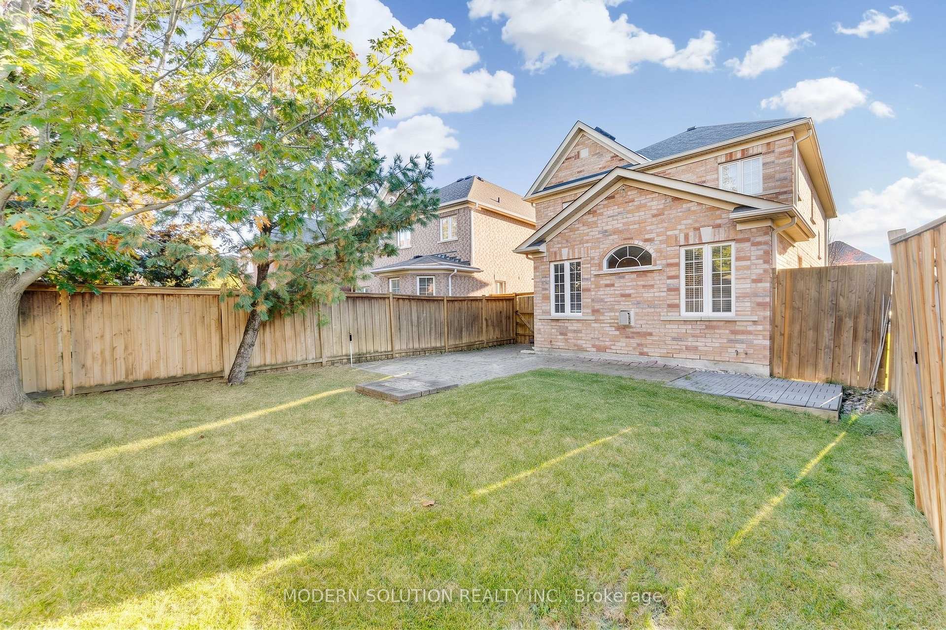 Photo 45 of 5 Woodcote Crescent, Halton Hills, Georgetown — HOMEH