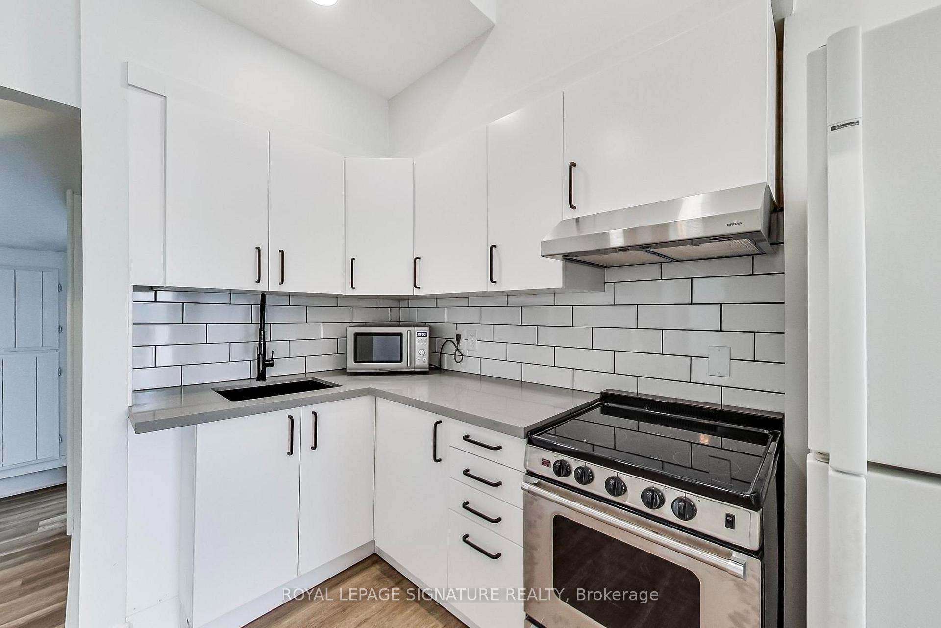 Photo 13 of Unit 2, 102 West Avenue S, Hamilton, Corktown — HOMEH