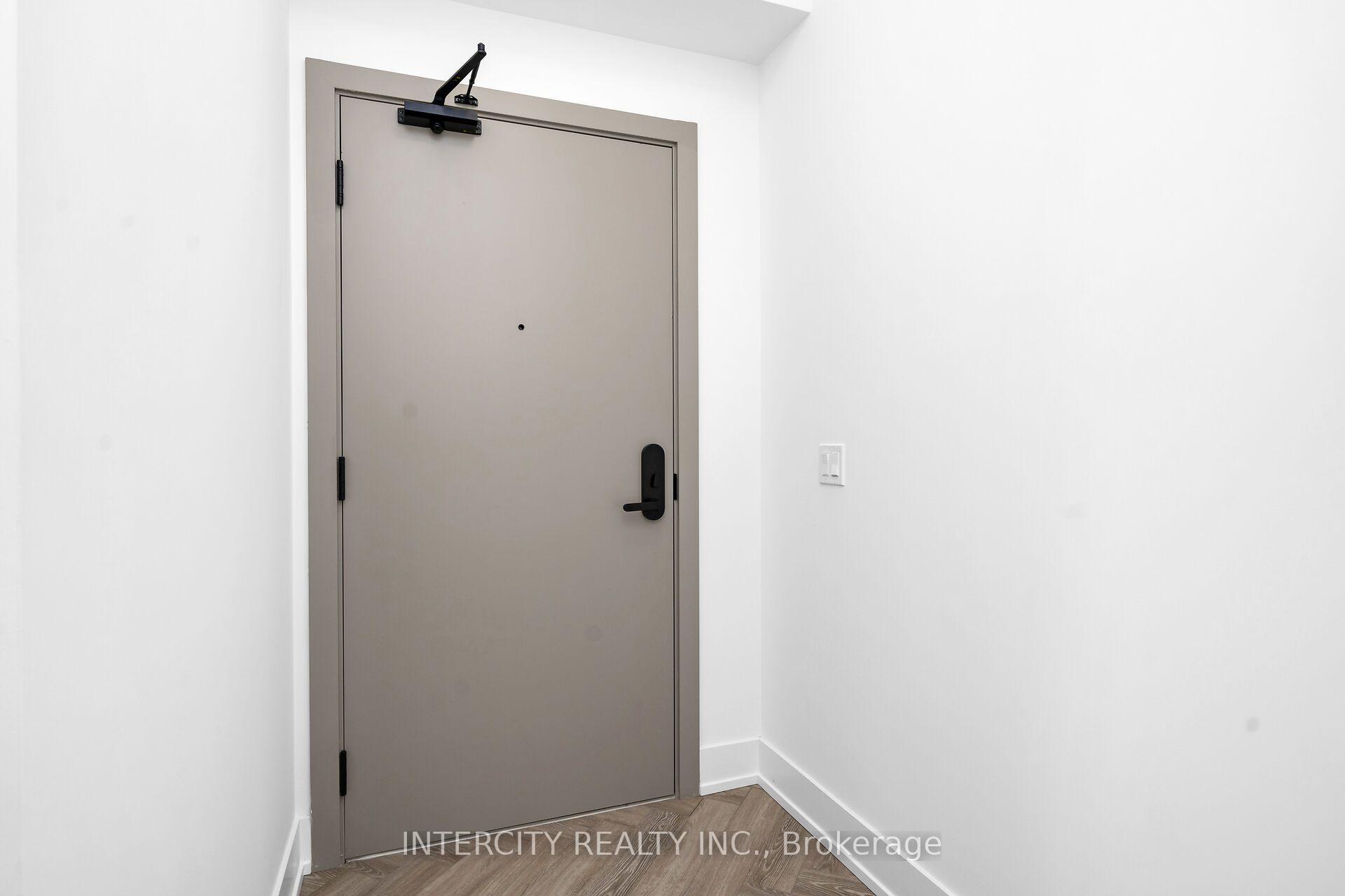 Photo 5 of Unit 248, 2075 King Road, King, King City — HOMEH