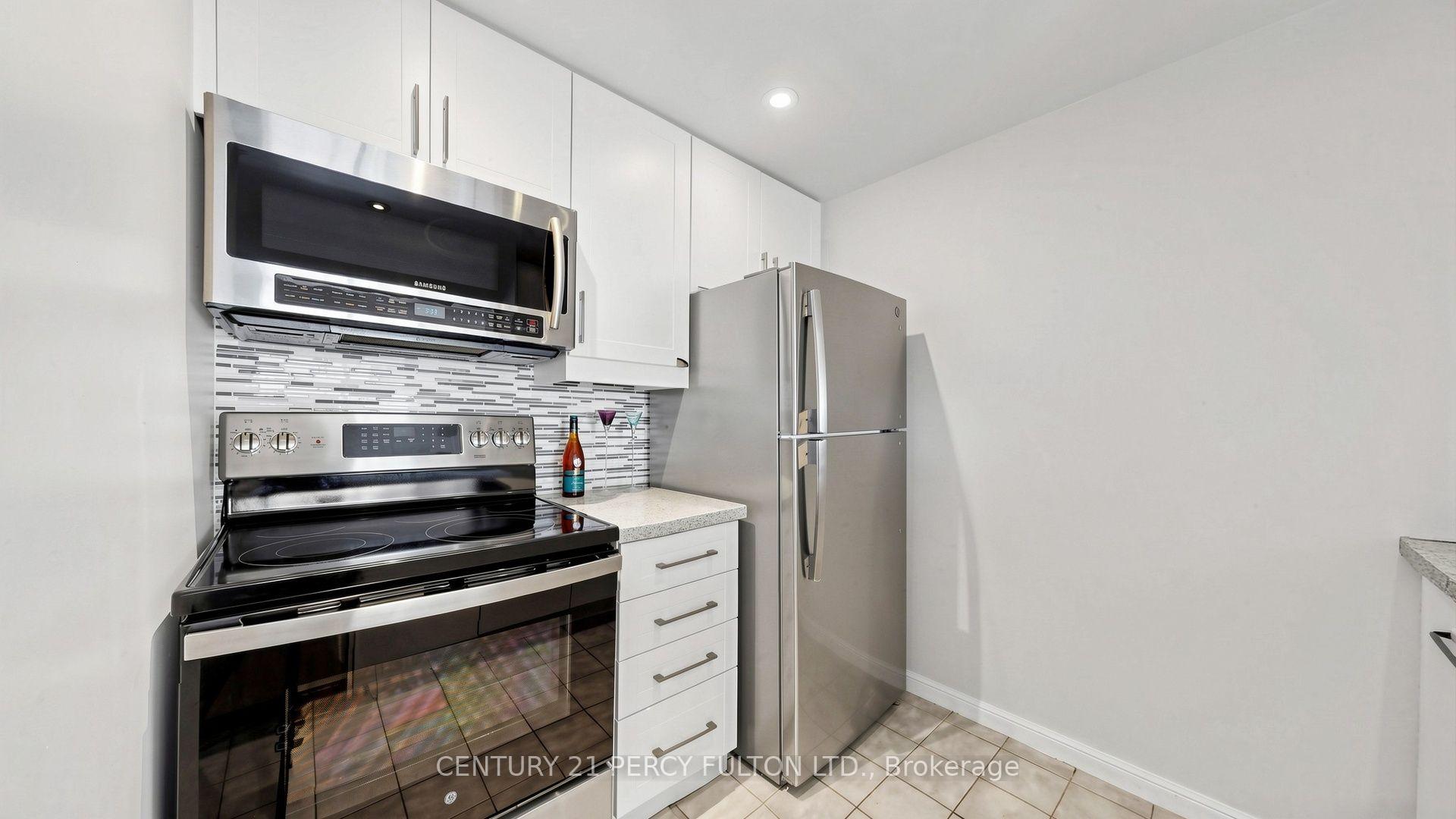Photo 15 of Unit 2005, 88 Corporate Drive, Scarborough, Woburn — HOMEH