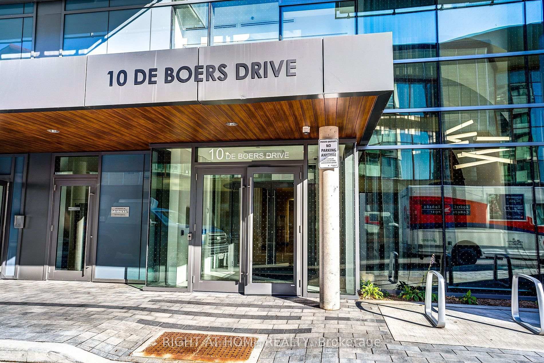 Photo 2 of Unit 514, 10 De Boers Drive, North York, York University Heights — HOMEH