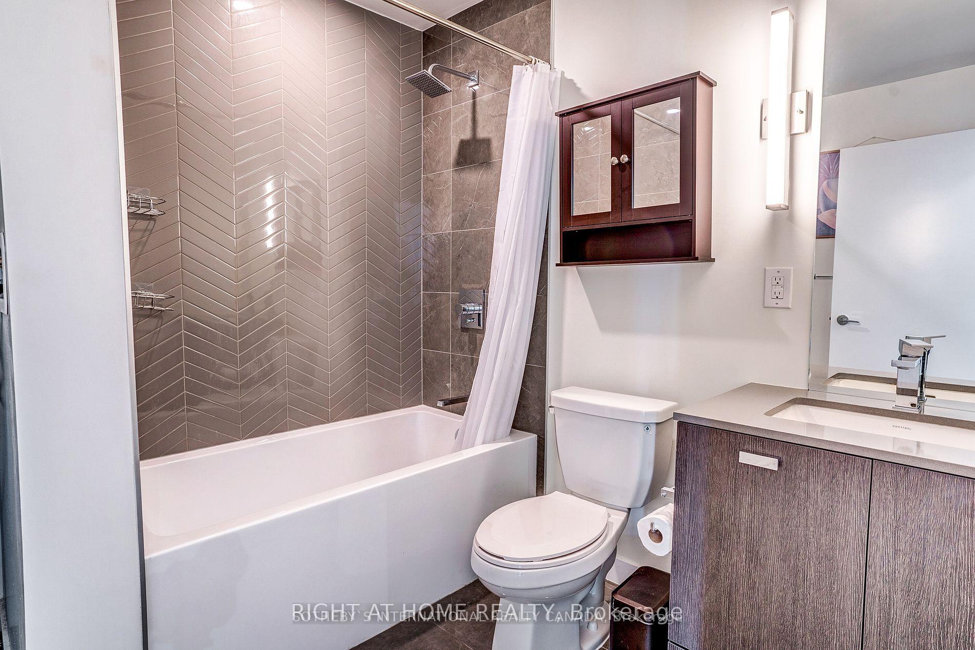 Photo 9 of Unit 514, 10 De Boers Drive, North York, York University Heights — HOMEH