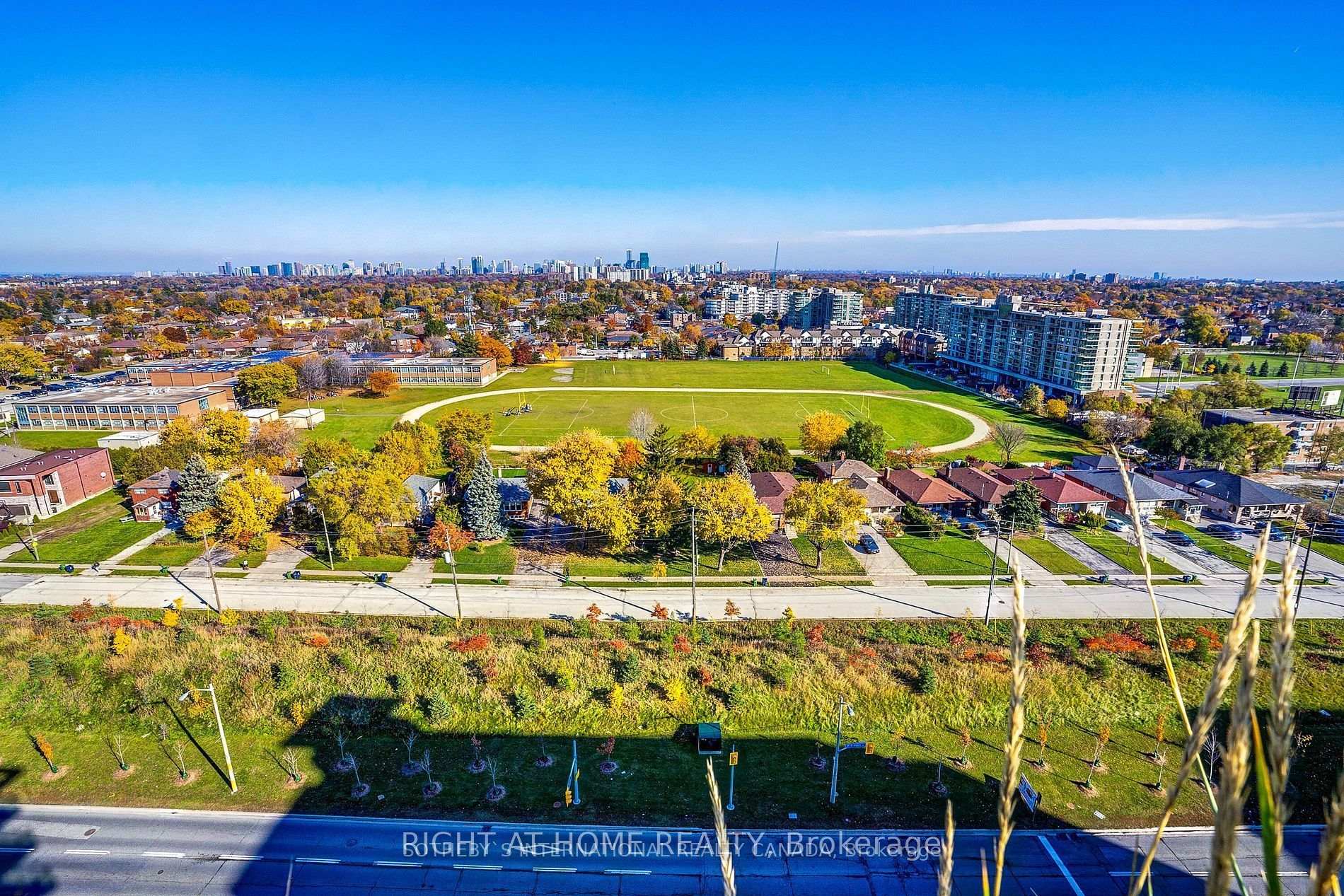 Photo 17 of Unit 514, 10 De Boers Drive, North York, York University Heights — HOMEH