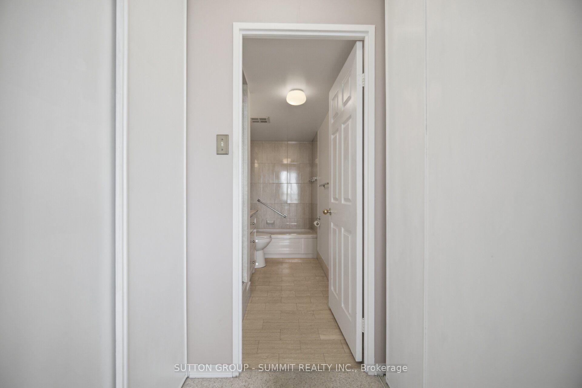 Photo 32 of Unit 911, 20 Cherrytree Drive, Brampton, Fletcher's Creek South — HOMEH