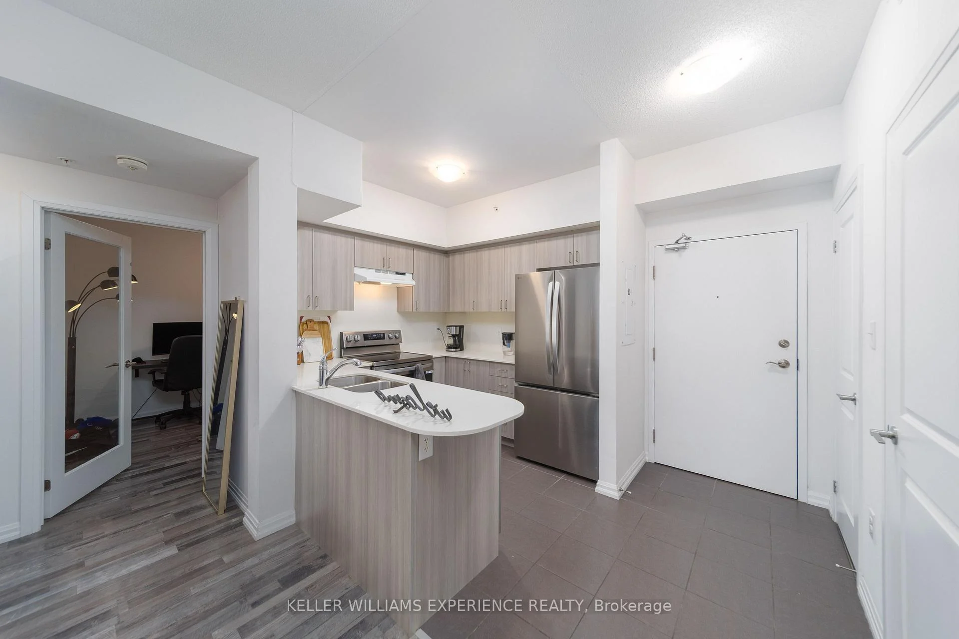 Photo 5 of Unit 113, 302 Essa Road, Barrie, 400 West — HOMEH