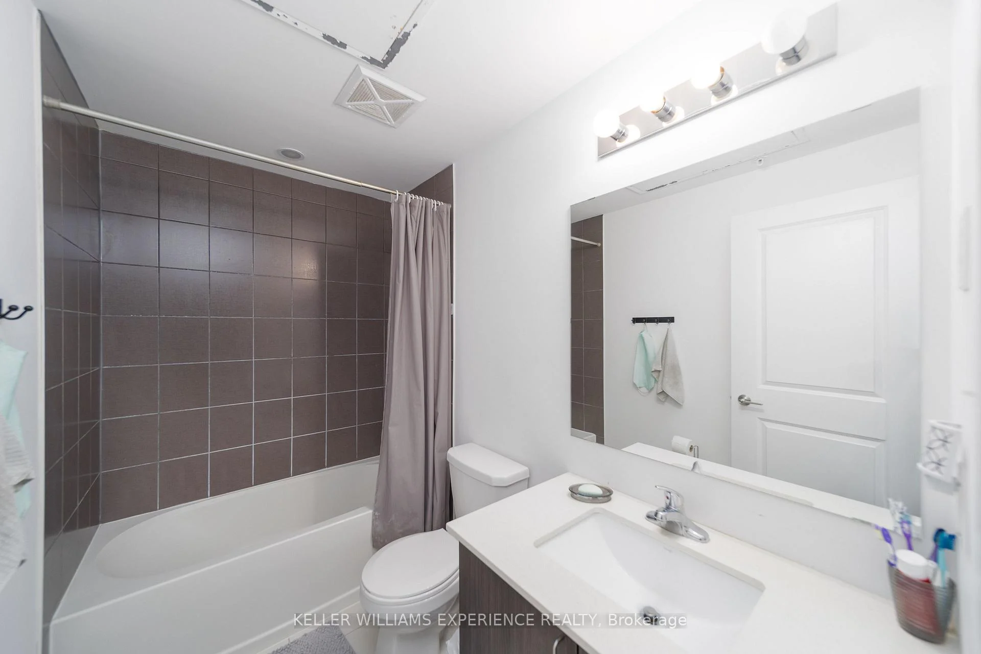 Photo 9 of Unit 113, 302 Essa Road, Barrie, 400 West — HOMEH
