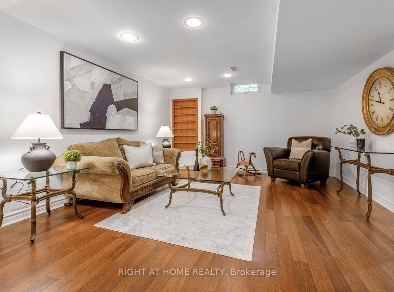 Photo 19 of 208 Burton Grove, King, King City — HOMEH