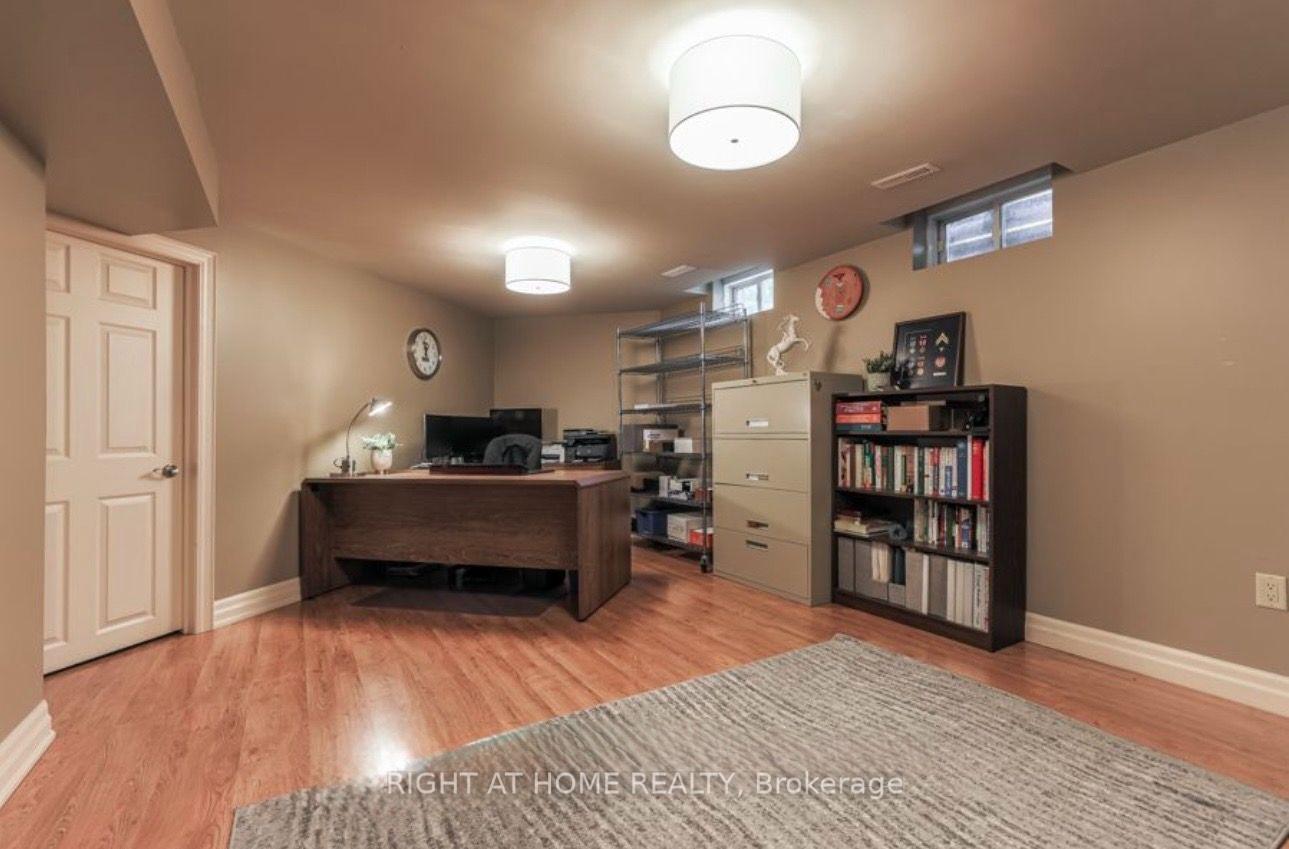 Photo 20 of 208 Burton Grove, King, King City — HOMEH