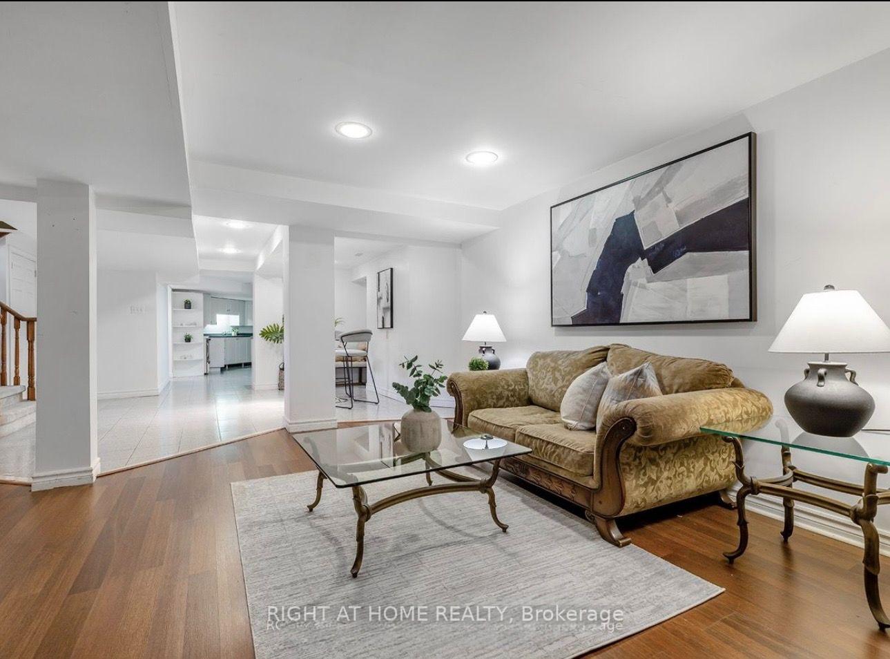 Photo 22 of 208 Burton Grove, King, King City — HOMEH