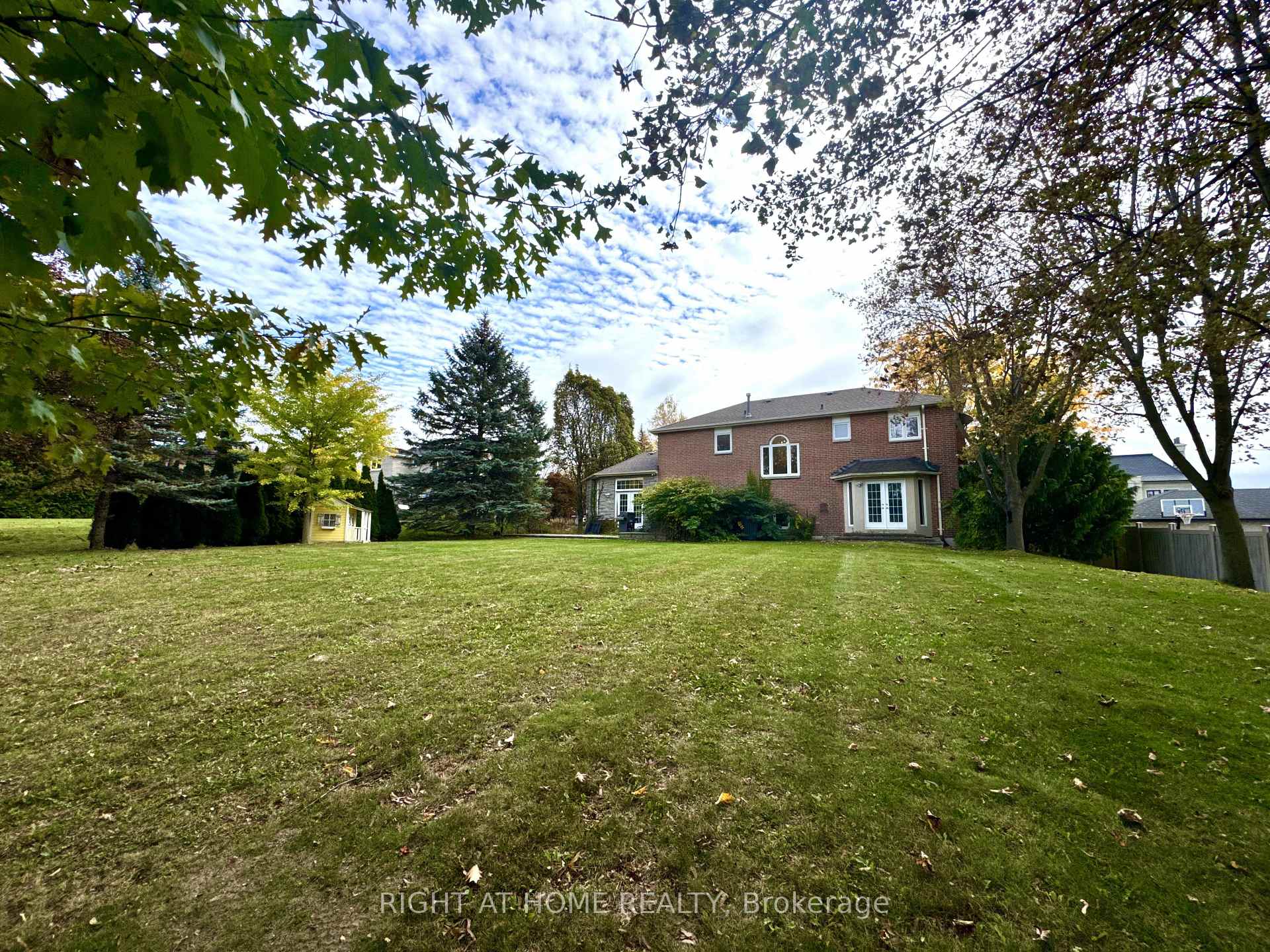 Photo 24 of 208 Burton Grove, King, King City — HOMEH