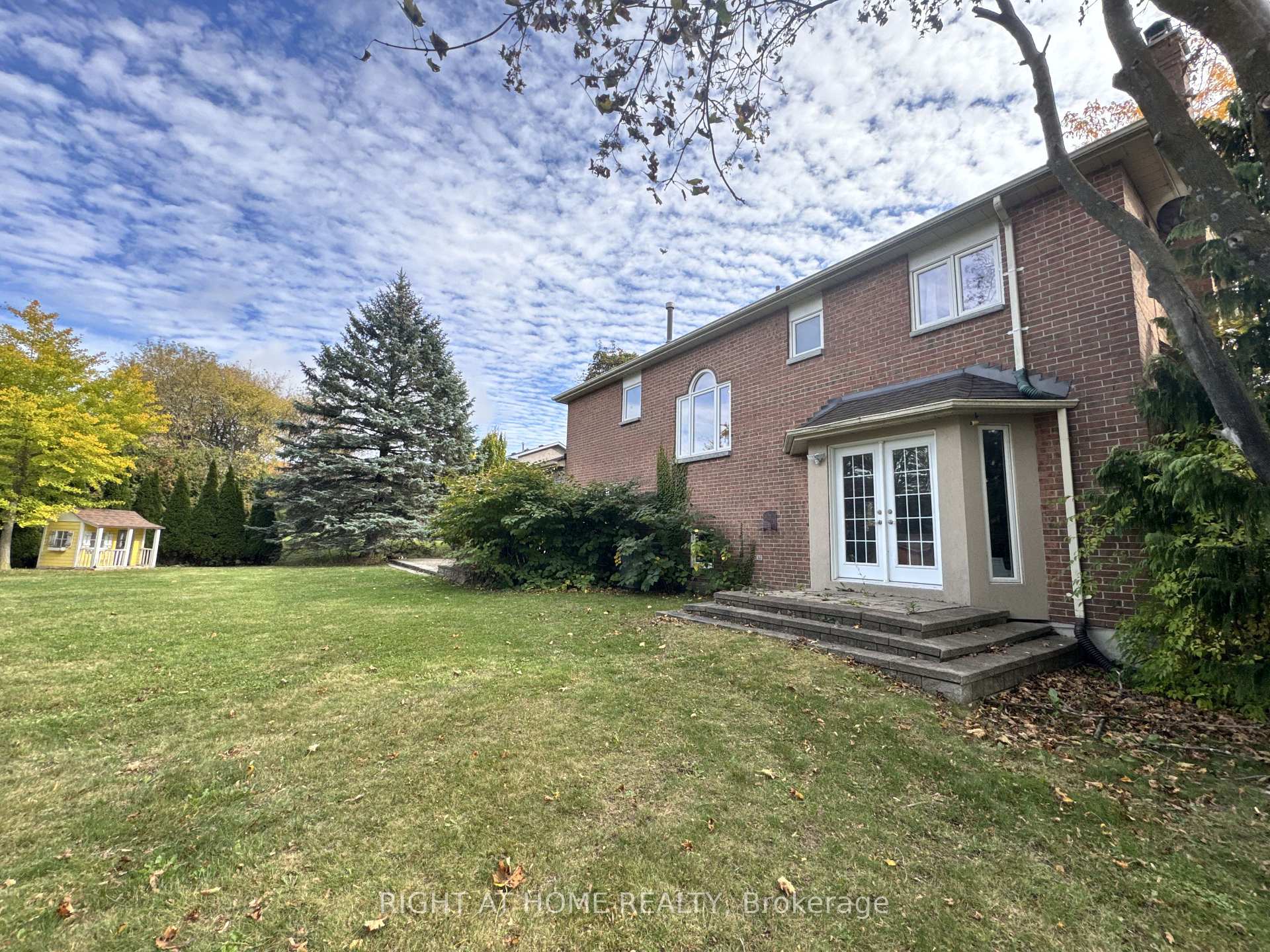 Photo 26 of 208 Burton Grove, King, King City — HOMEH