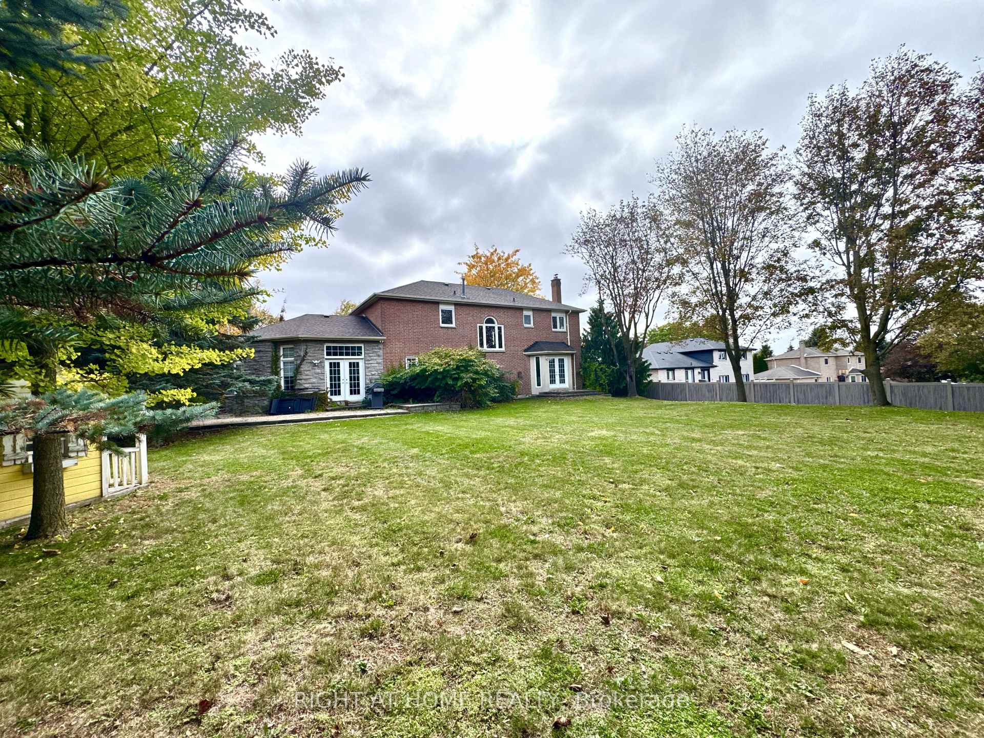 Photo 28 of 208 Burton Grove, King, King City — HOMEH