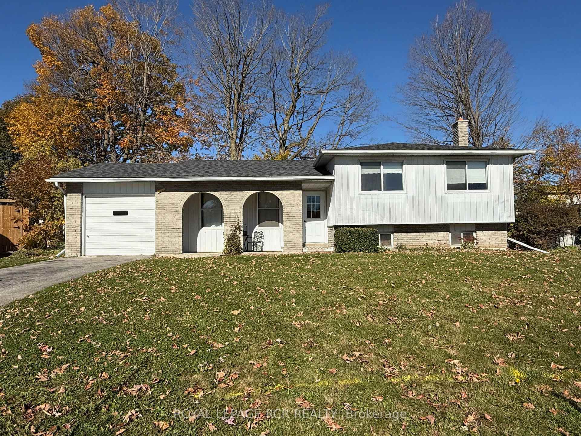 Photo of 466 Sandhill Court