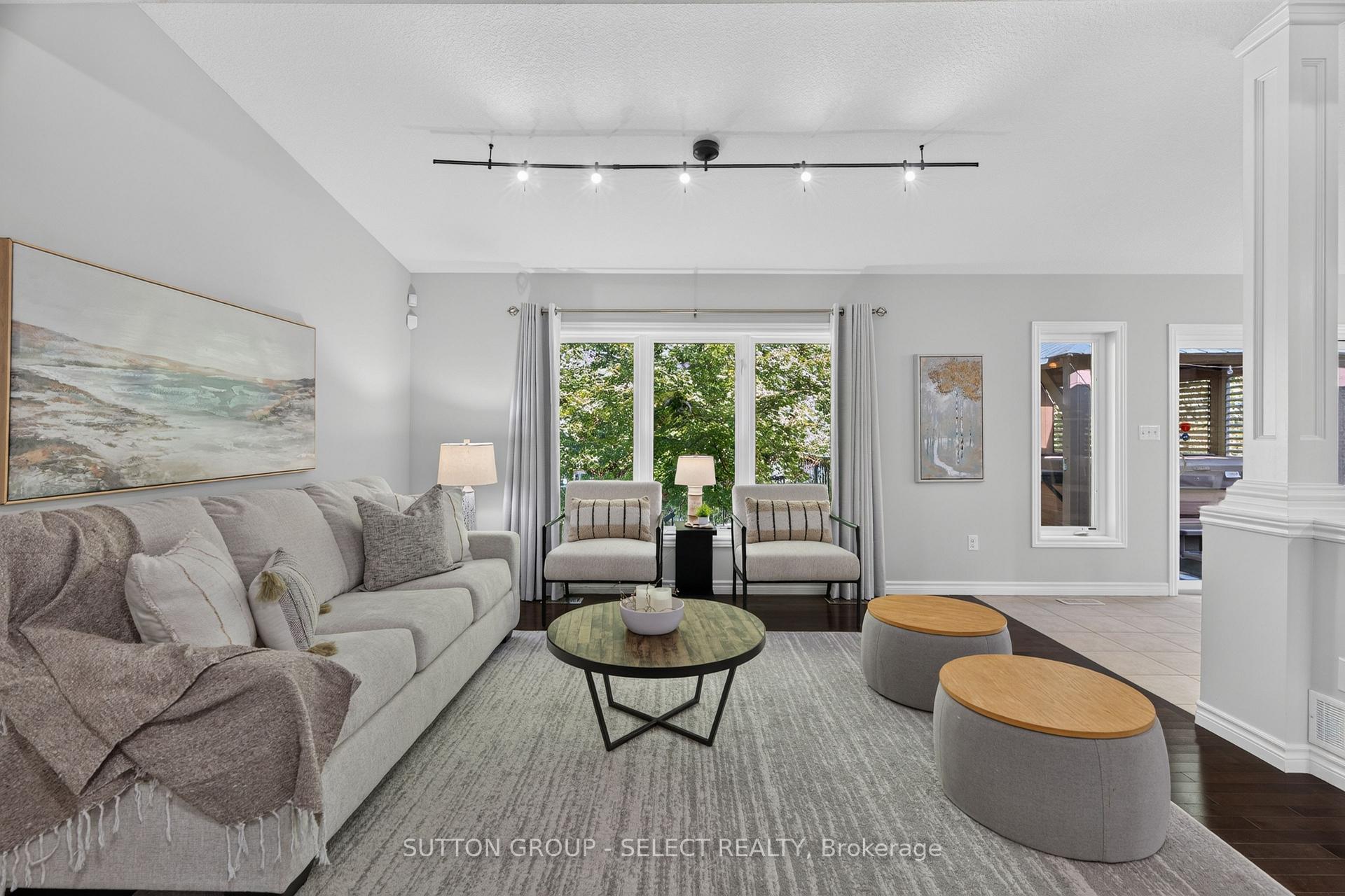 Photo 10 of 713 Silverfox Place, London, North S — HOMEH