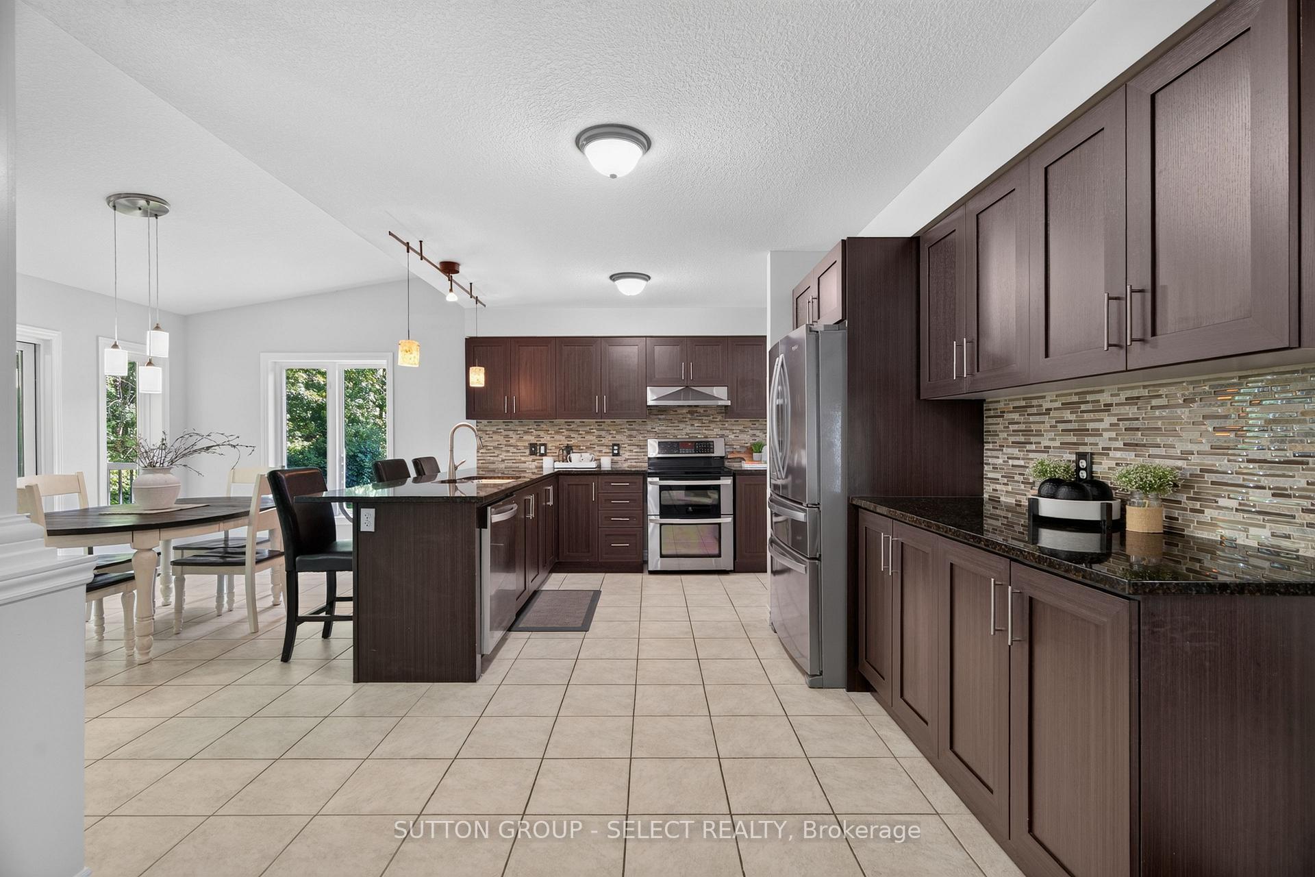 Photo 13 of 713 Silverfox Place, London, North S — HOMEH
