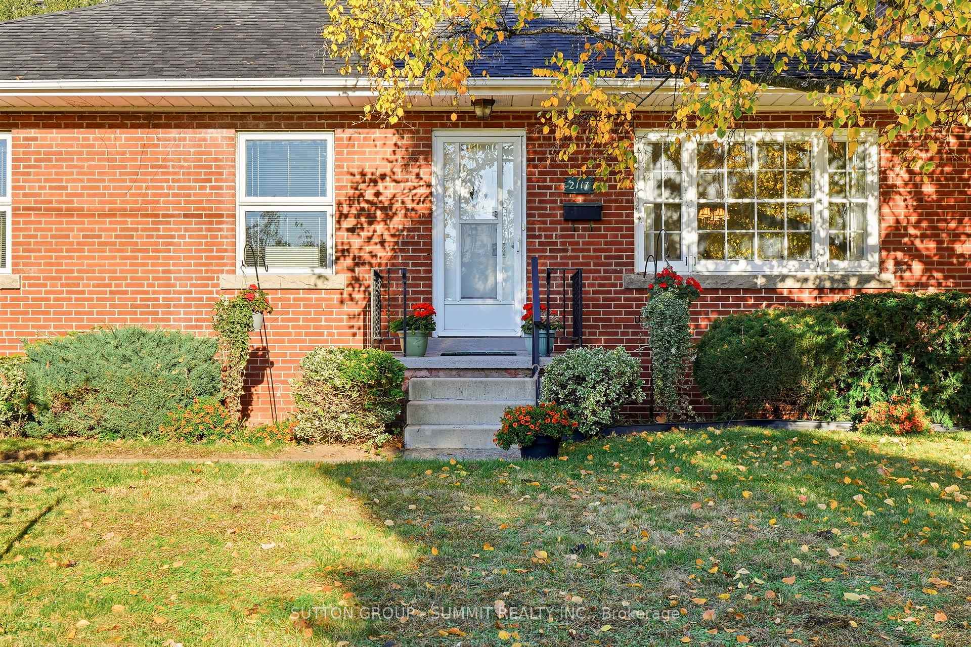 Photo 3 of 2117 Maplewood Drive, Burlington, Brant — HOMEH