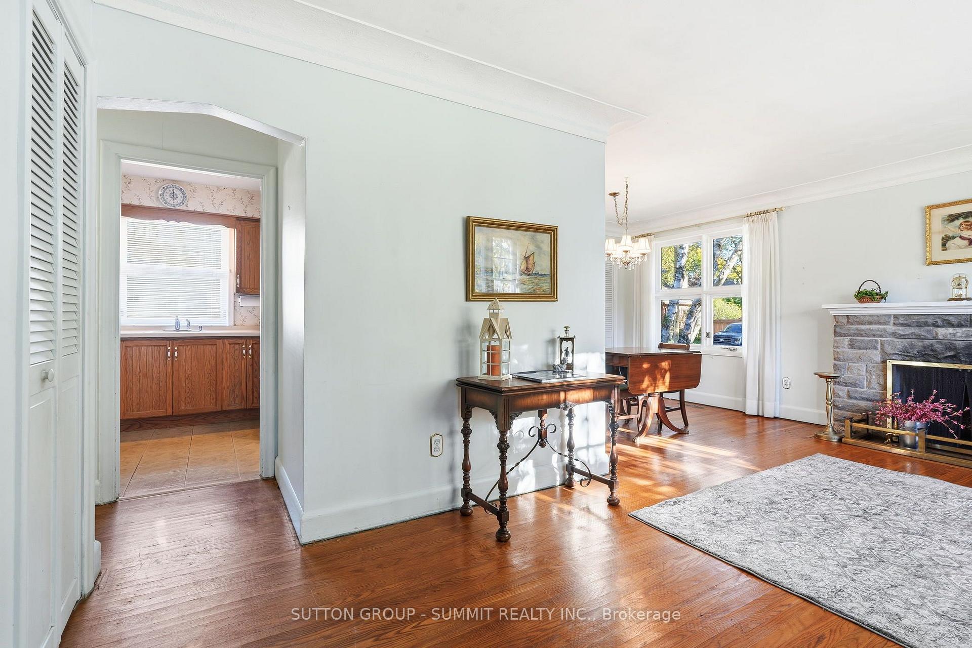 Photo 9 of 2117 Maplewood Drive, Burlington, Brant — HOMEH