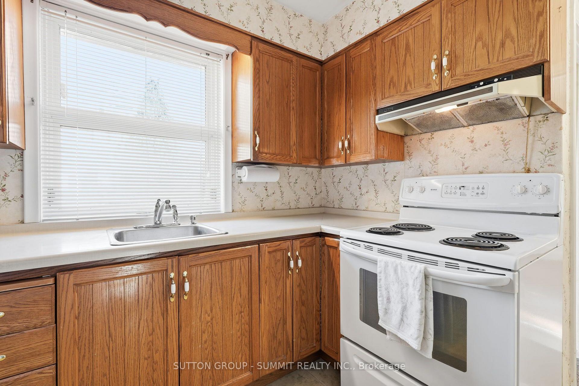 Photo 14 of 2117 Maplewood Drive, Burlington, Brant — HOMEH