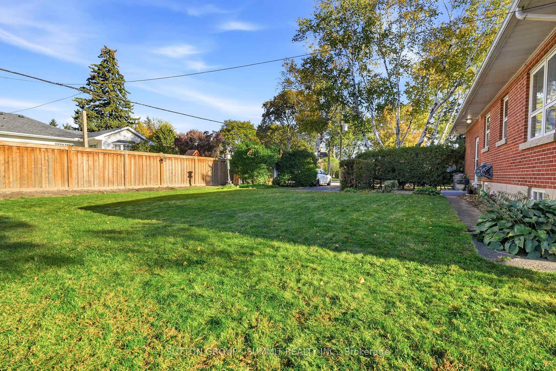 Photo 32 of 2117 Maplewood Drive, Burlington, Brant — HOMEH