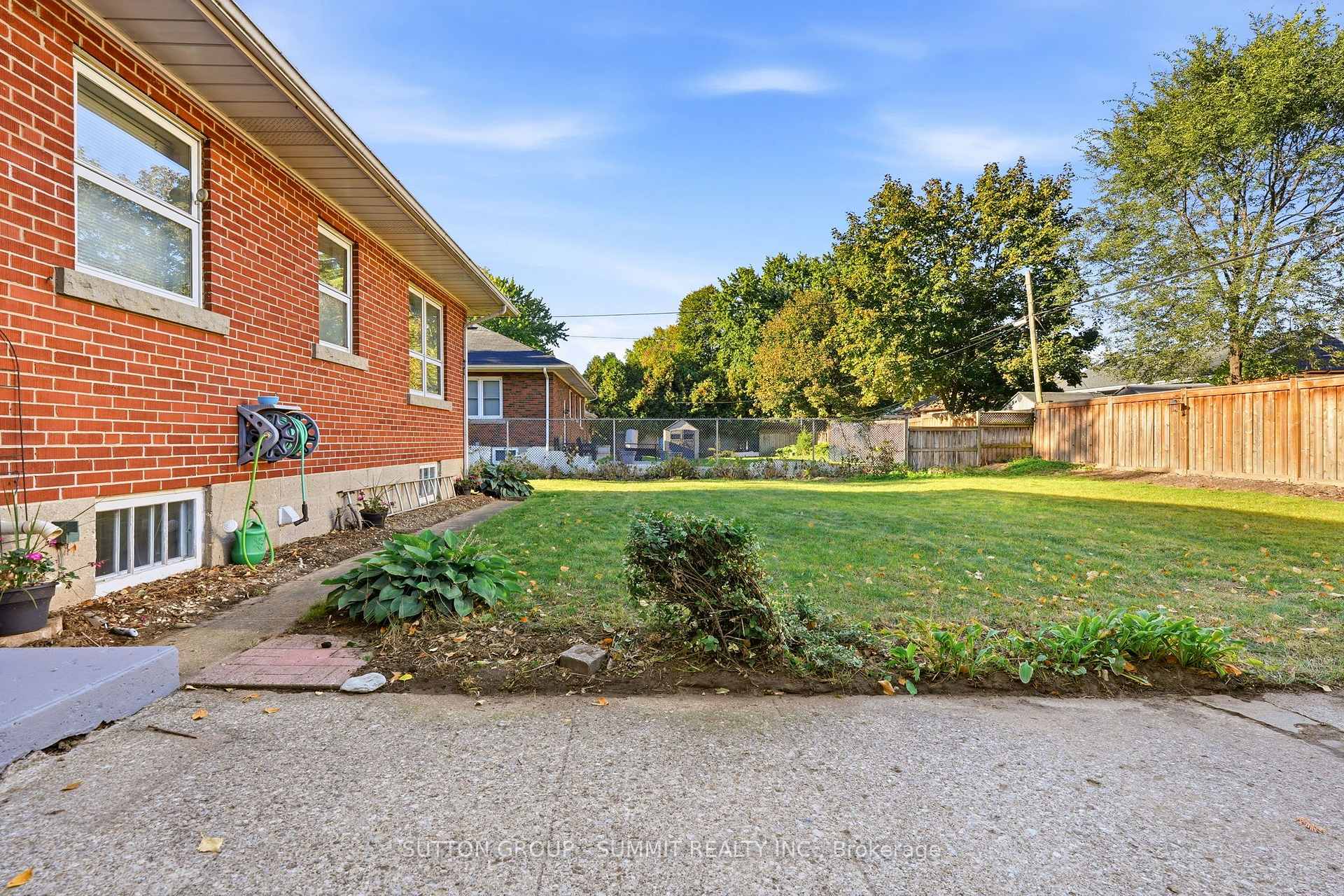 Photo 35 of 2117 Maplewood Drive, Burlington, Brant — HOMEH