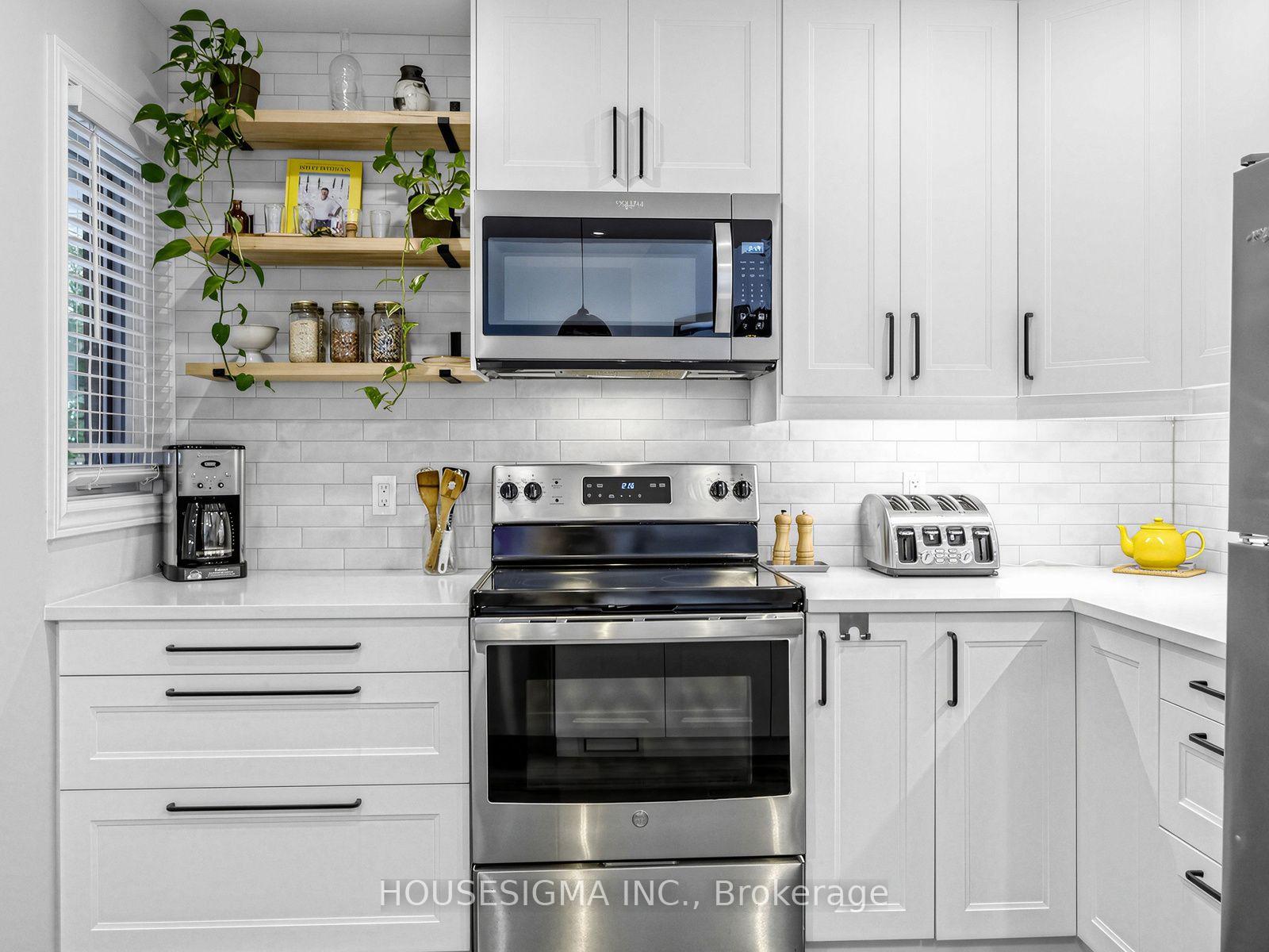 Photo 8 of Unit 17, 935 King Road, Burlington, LaSalle — HOMEH