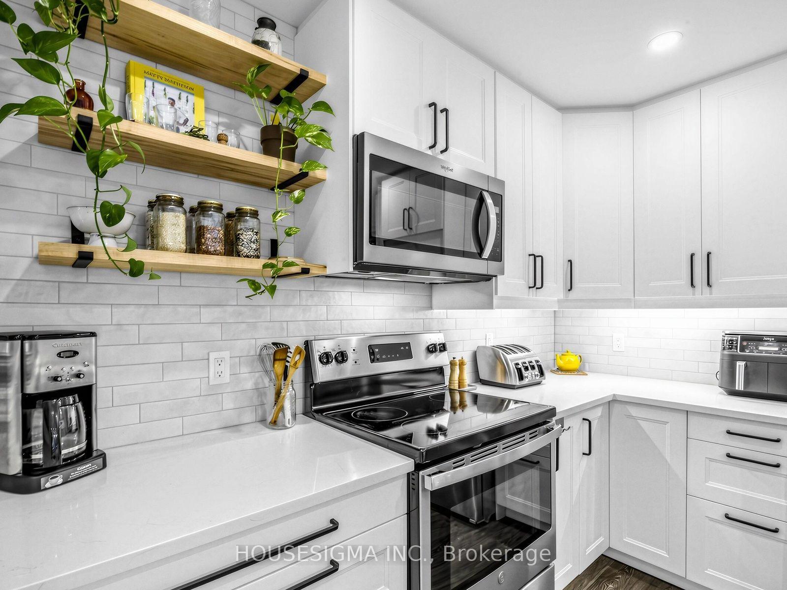 Photo 9 of Unit 17, 935 King Road, Burlington, LaSalle — HOMEH