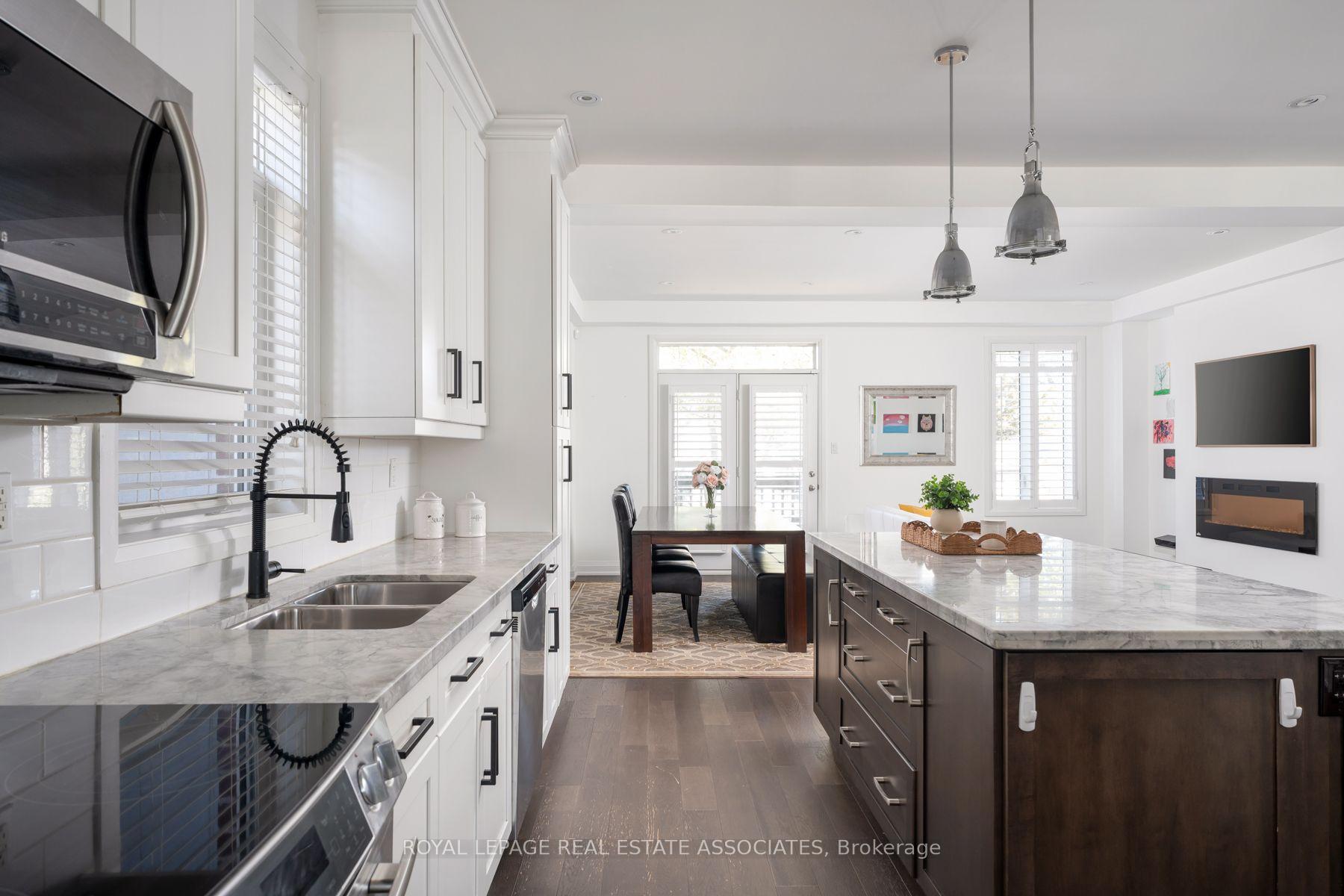 Photo 13 of 1067 Shaw Drive, Mississauga, Lakeview — HOMEH