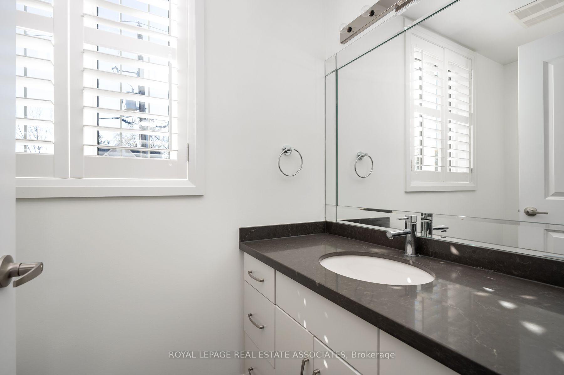 Photo 31 of 1067 Shaw Drive, Mississauga, Lakeview — HOMEH