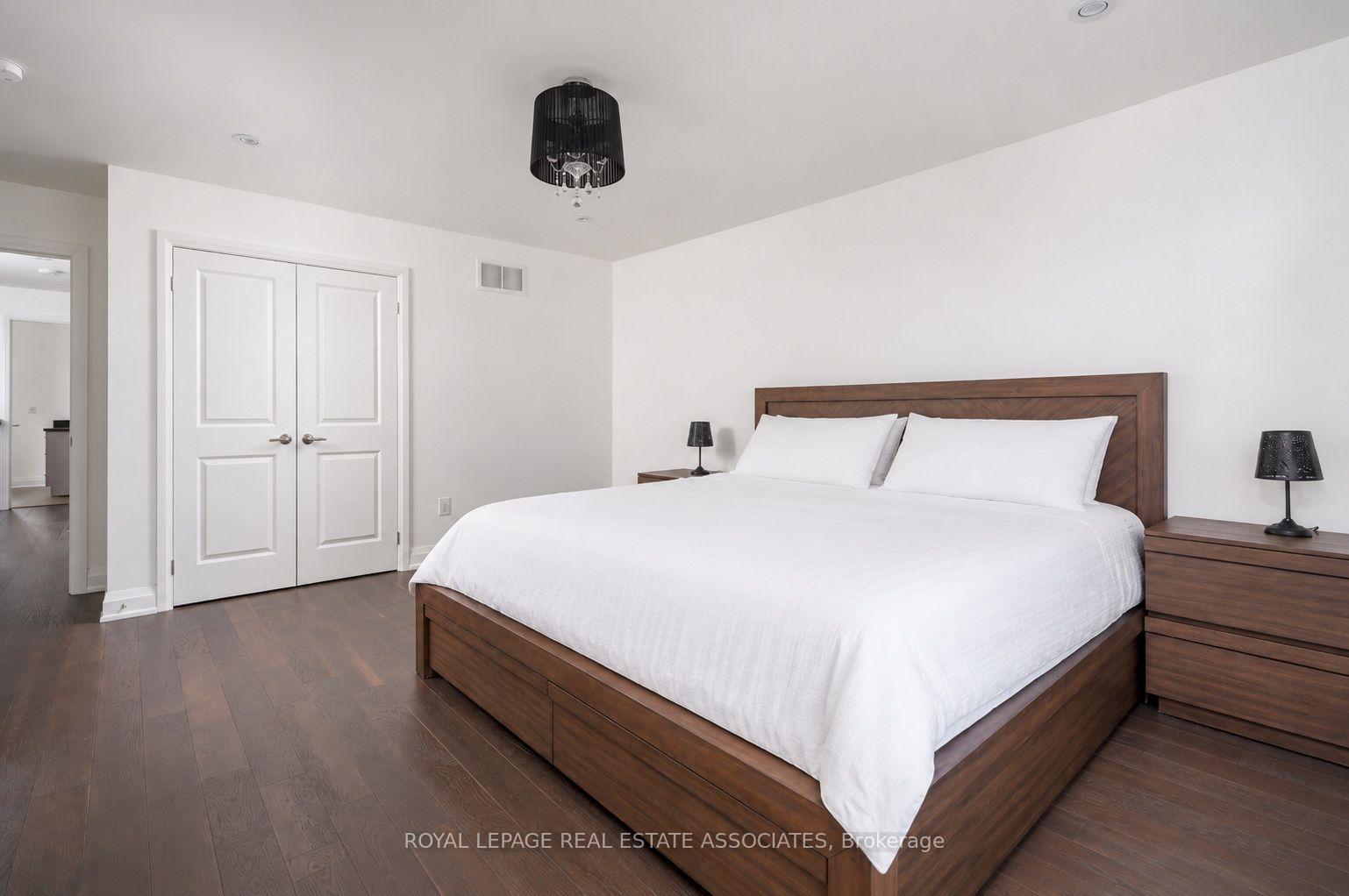 Photo 34 of 1067 Shaw Drive, Mississauga, Lakeview — HOMEH
