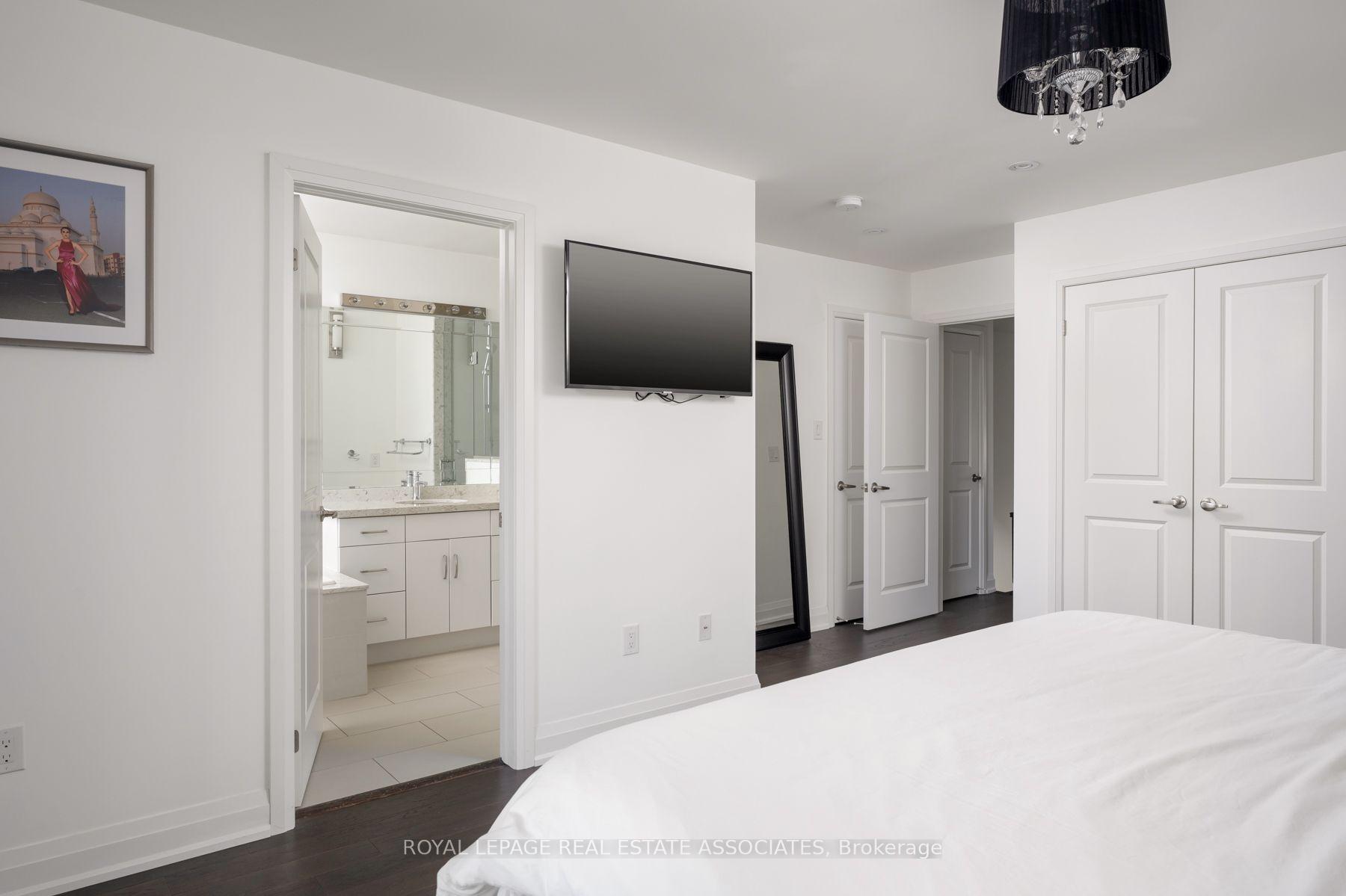 Photo 36 of 1067 Shaw Drive, Mississauga, Lakeview — HOMEH