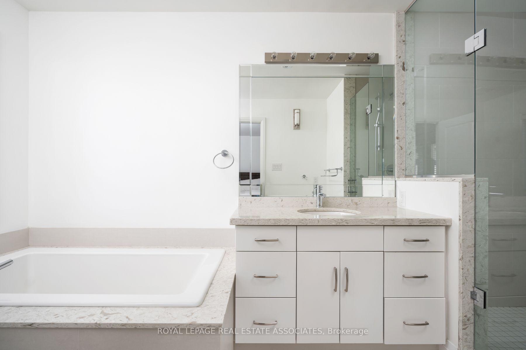 Photo 37 of 1067 Shaw Drive, Mississauga, Lakeview — HOMEH