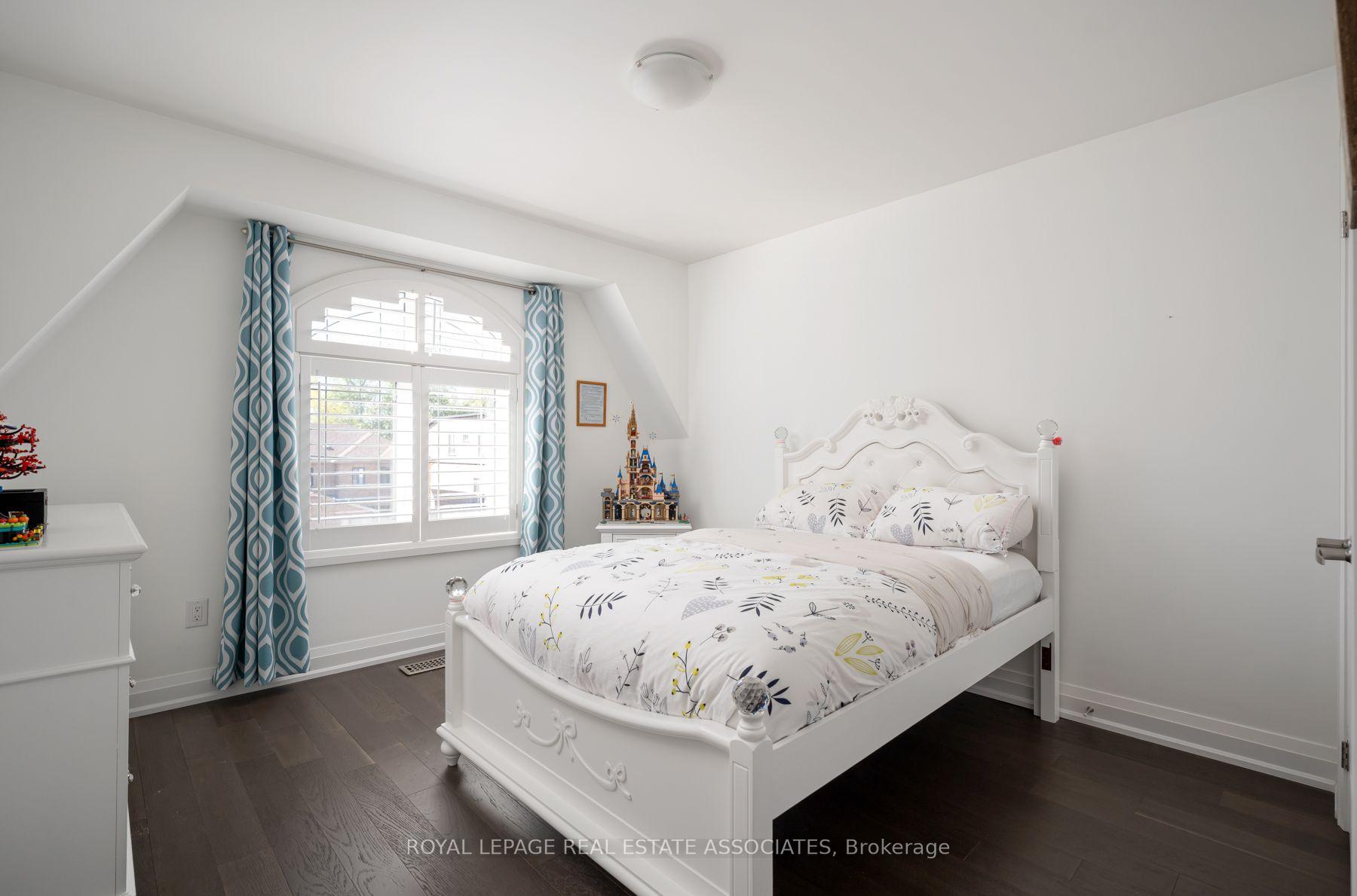 Photo 39 of 1067 Shaw Drive, Mississauga, Lakeview — HOMEH