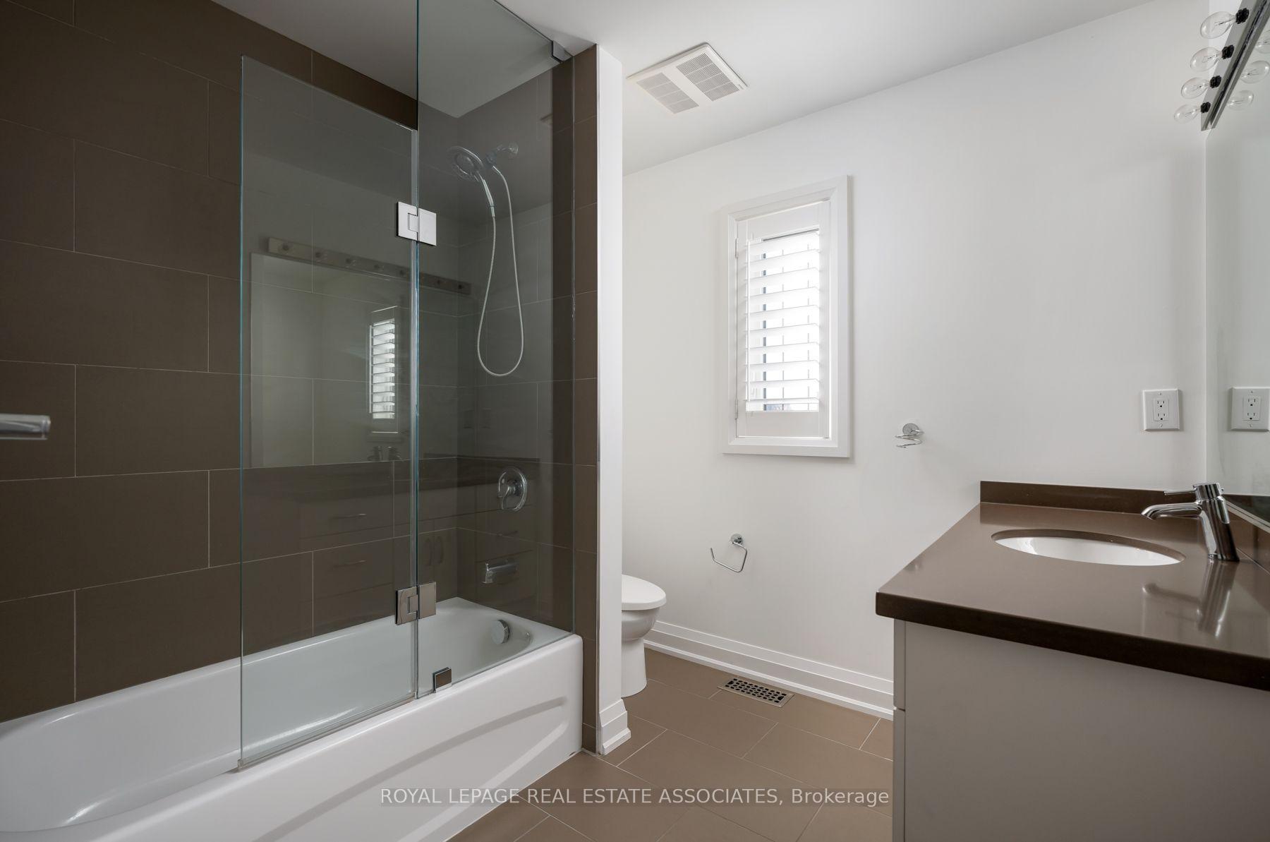 Photo 43 of 1067 Shaw Drive, Mississauga, Lakeview — HOMEH