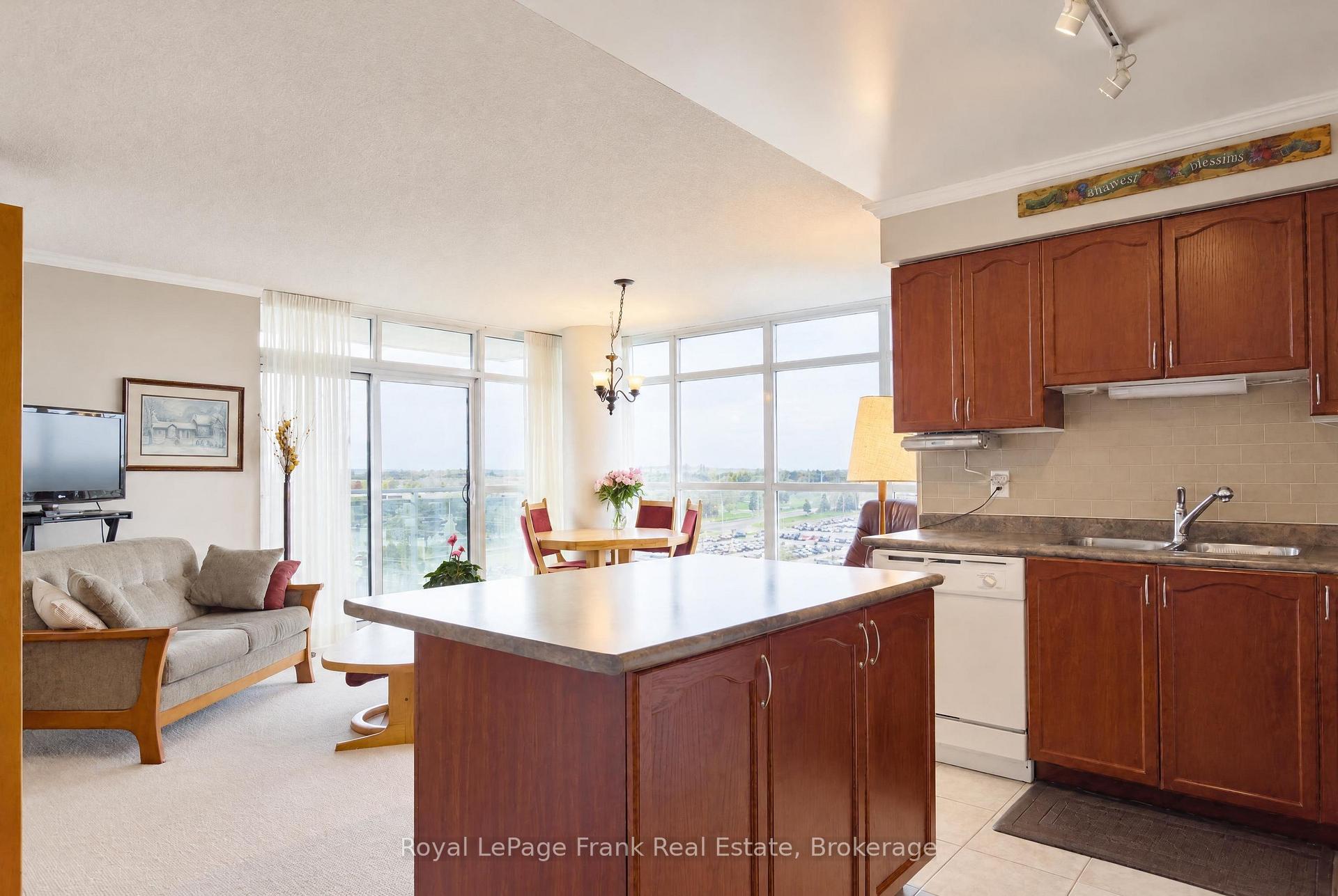 Photo of Unit 904, 1600 Charles Street