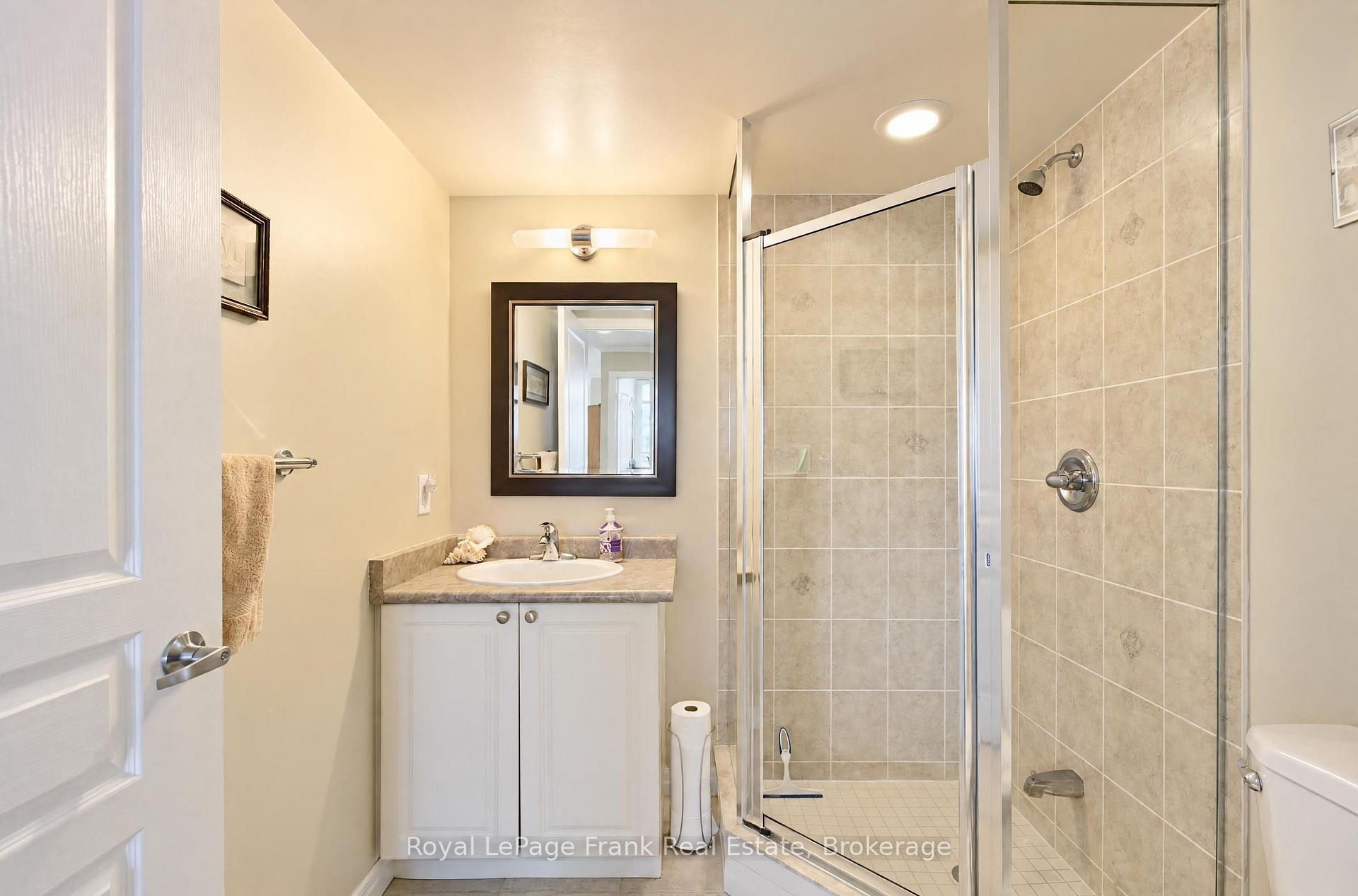 Photo 21 of Unit 904, 1600 Charles Street, Whitby, Port Whitby — HOMEH