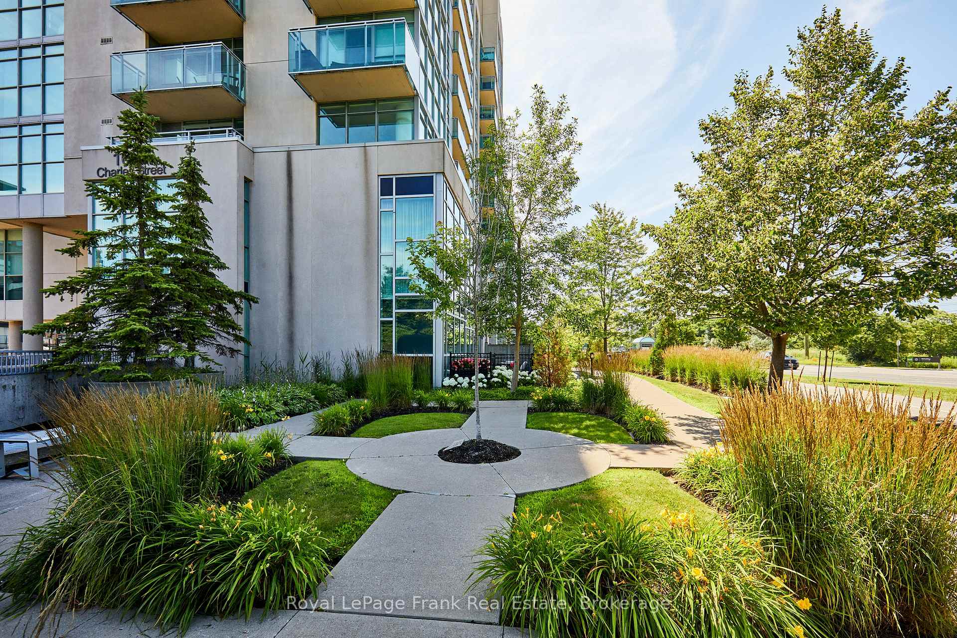 Photo 35 of Unit 904, 1600 Charles Street, Whitby, Port Whitby — HOMEH