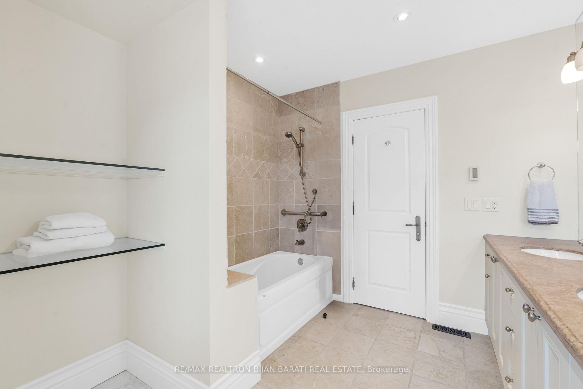 Photo 33 of 397 Hillcrest Avenue, North York, Willowdale East — HOMEH